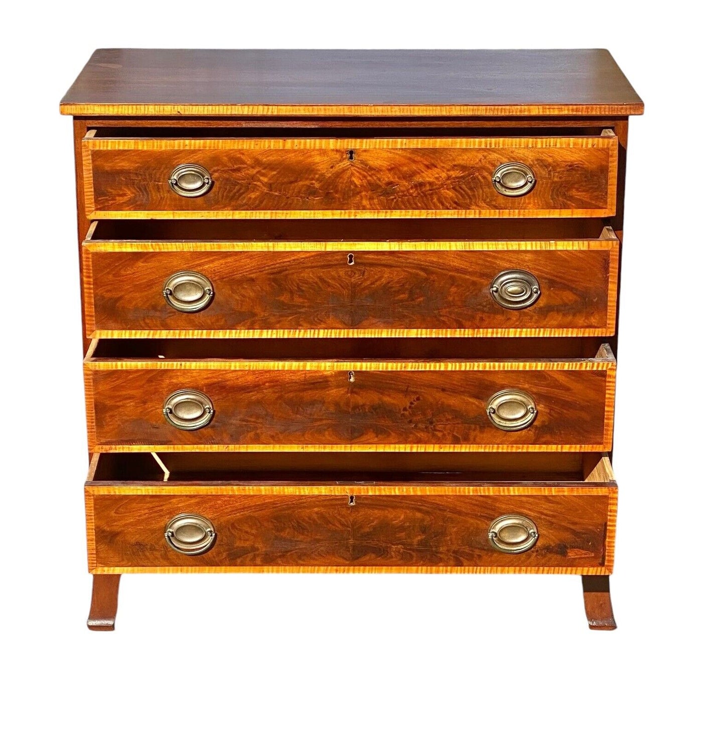 Antique Massachusetts Hepplewhite Mahogany Bachelor's Chest / Dresser
