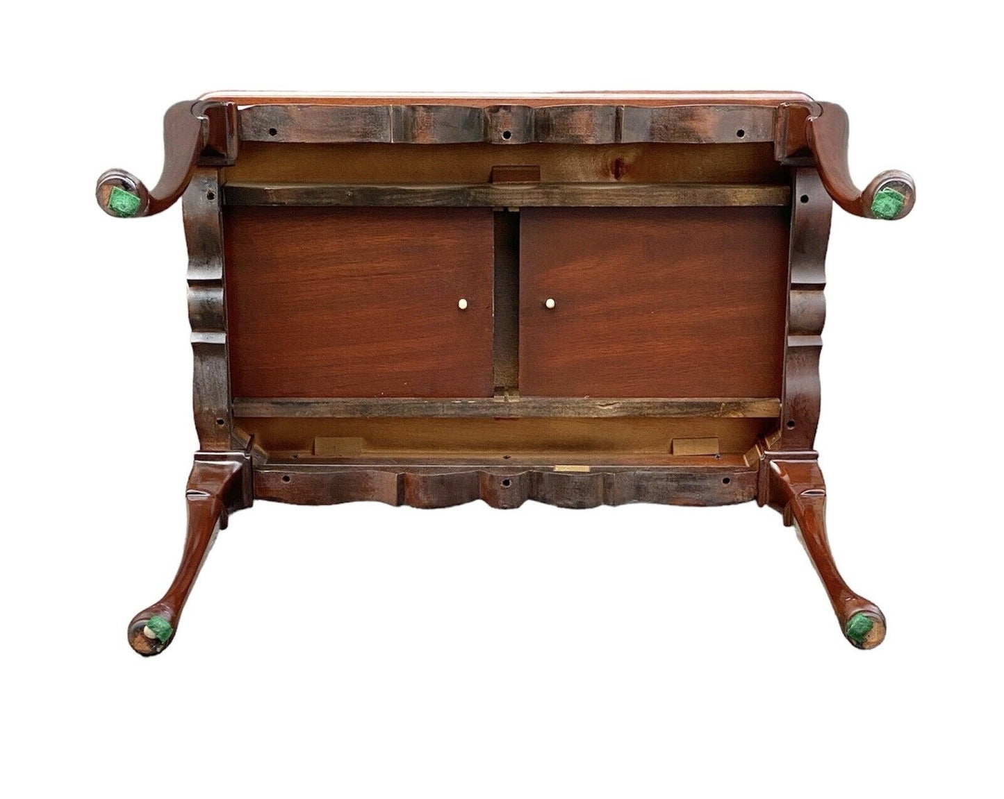 Exceptional Queen Anne Style Mahogany Tray Top Tea Table by Councill Craftsmen