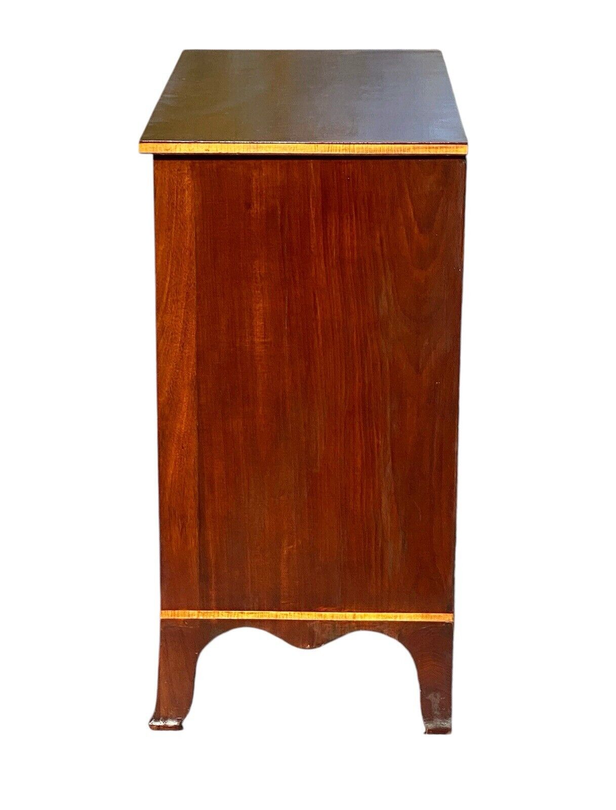 Antique Massachusetts Hepplewhite Mahogany Bachelor's Chest / Dresser