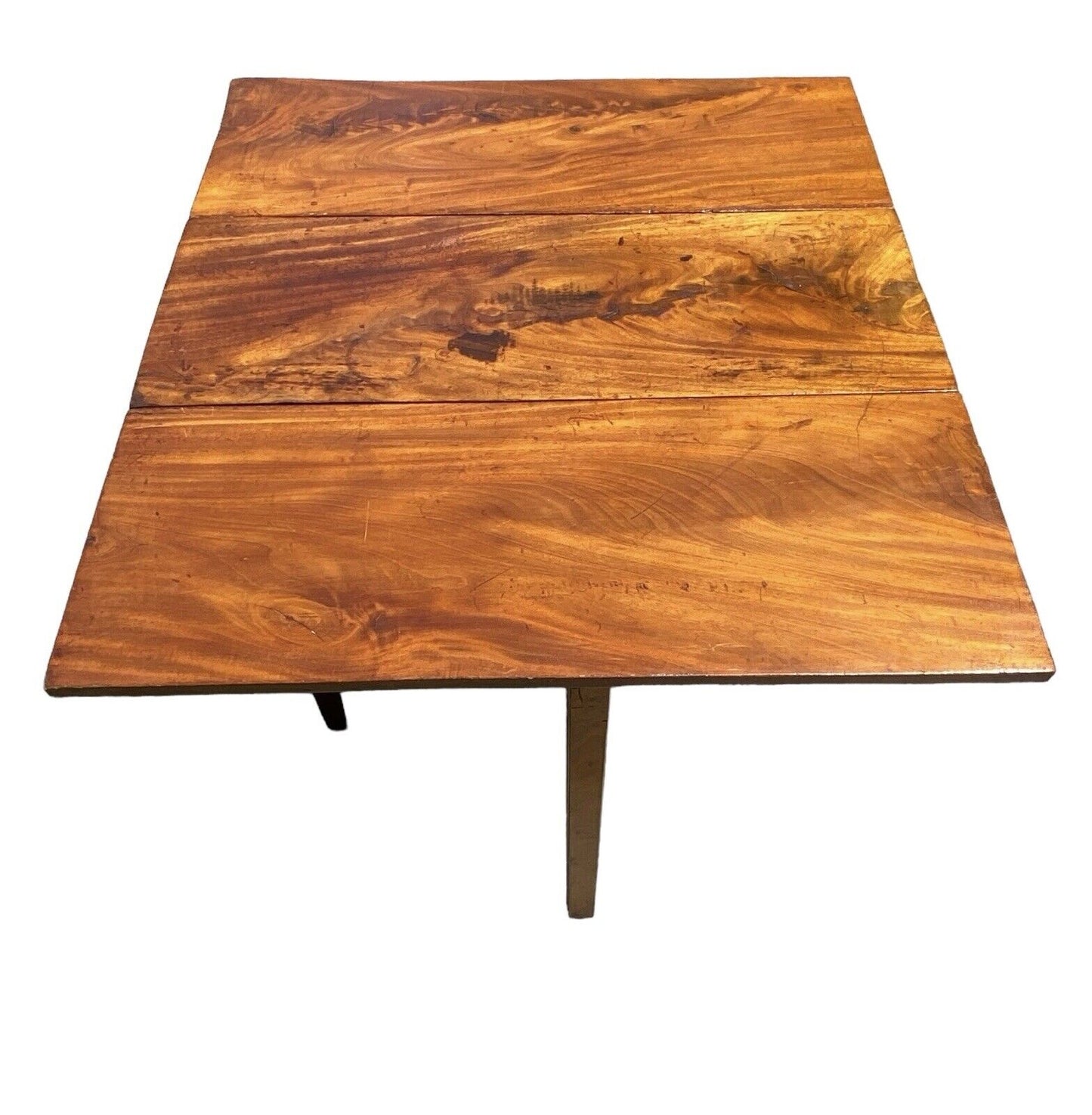 Important Coastal New England Antique Chippendale Mahogany Dropleaf Dining Table