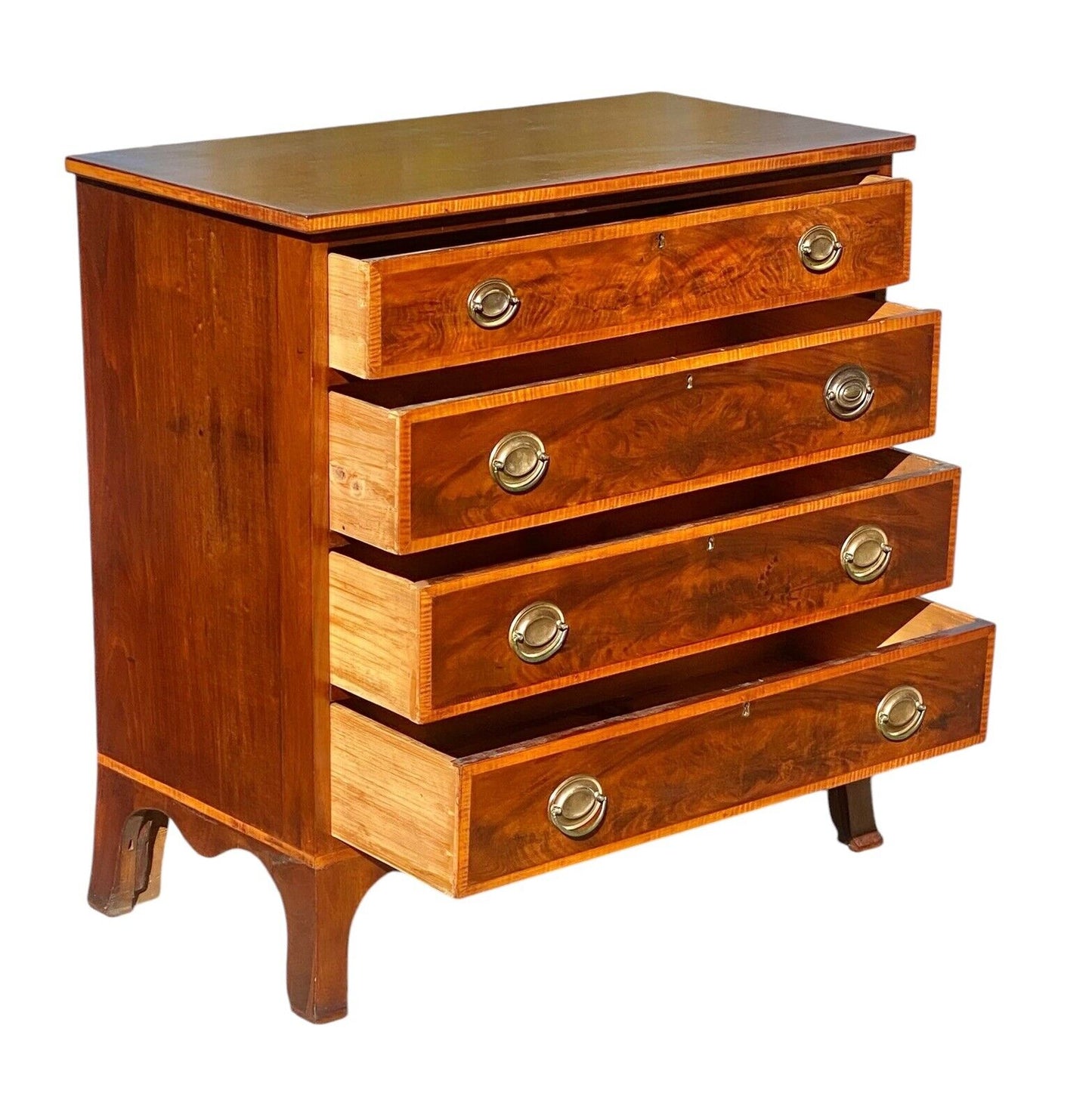 Antique Massachusetts Hepplewhite Mahogany Bachelor's Chest / Dresser