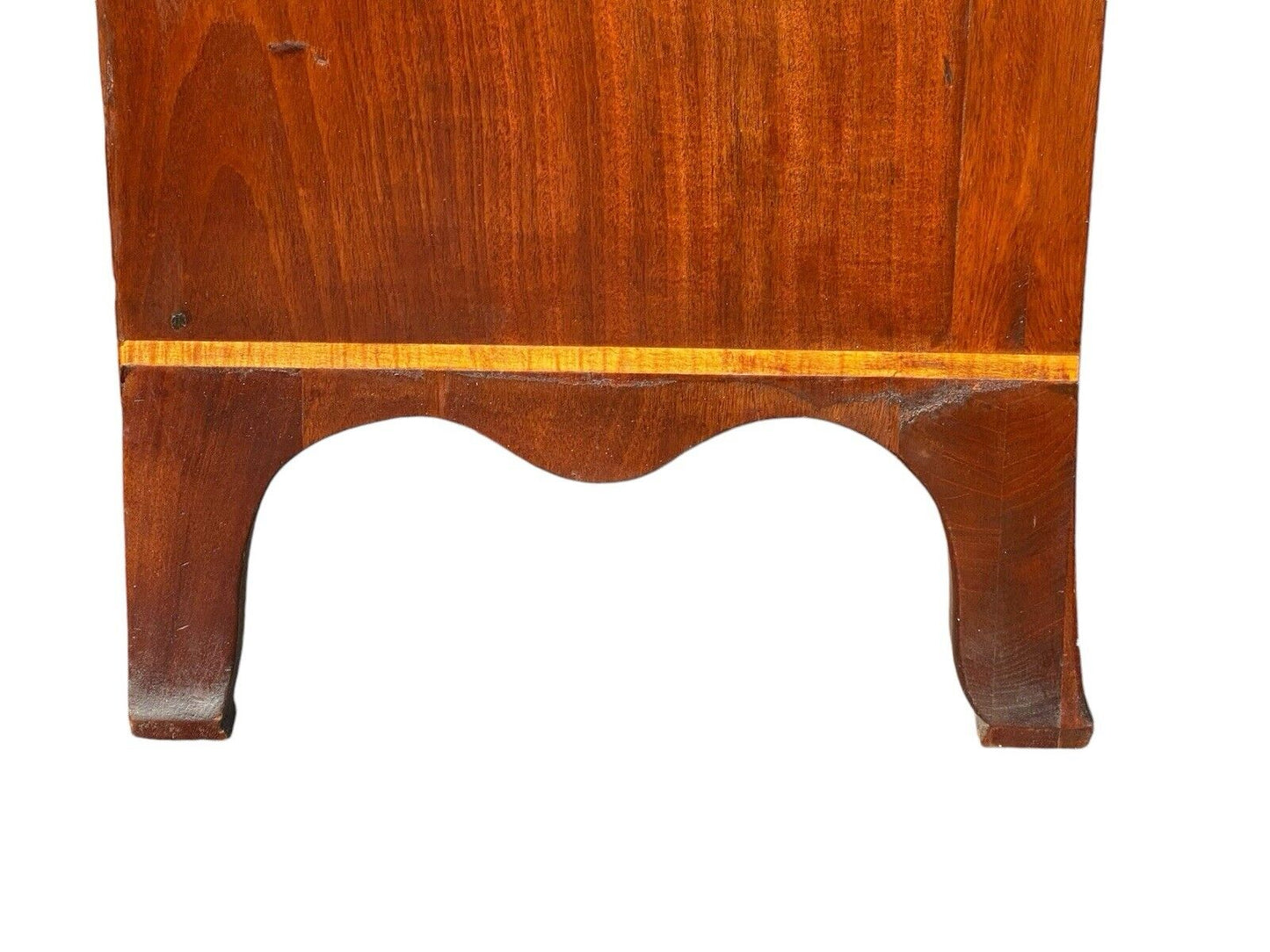 Antique Massachusetts Hepplewhite Mahogany Bachelor's Chest / Dresser