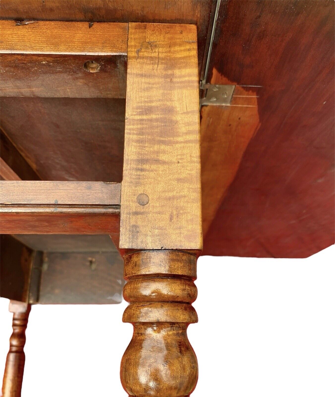 Antique Sheraton Style Cherry & Tiger Maple Drop Leaf Dining Table with Gateleg
