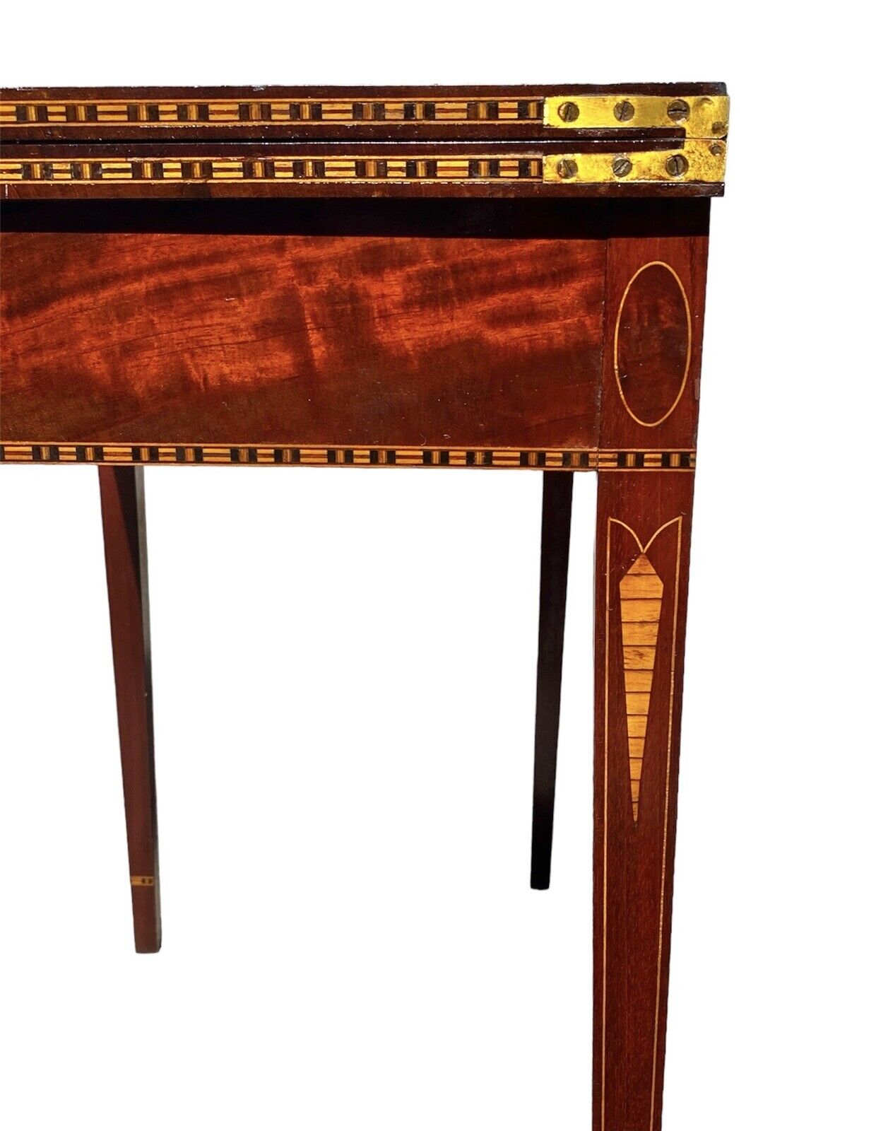 Antique Federal Style Mahogany Card Table / Game Table with Icicle Inlays
