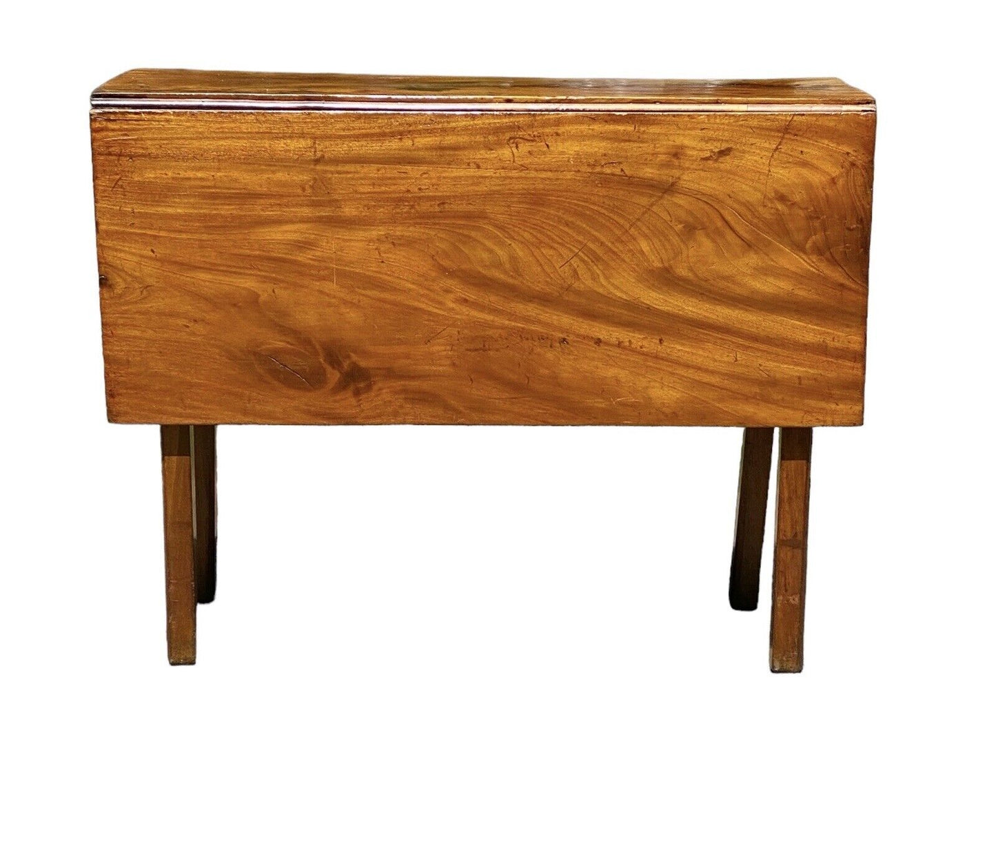 Important Coastal New England Antique Chippendale Mahogany Dropleaf Dining Table