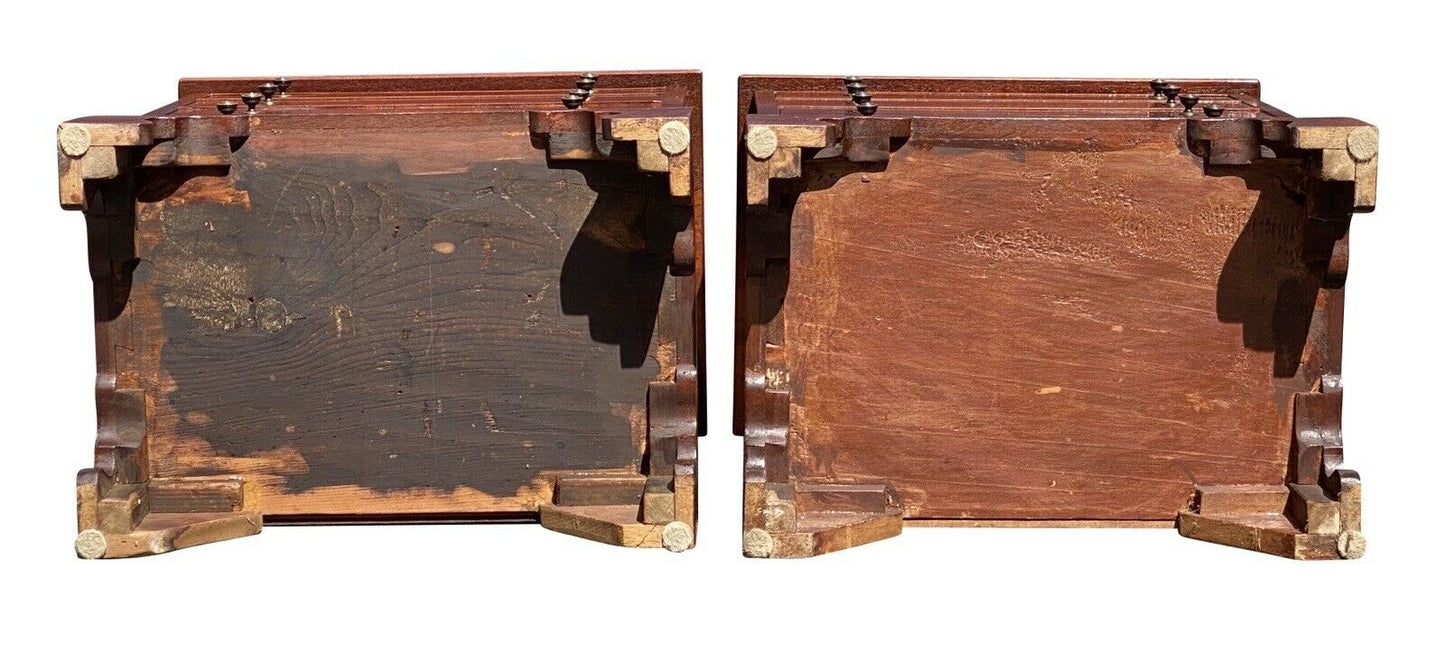 19th Century Antique Pair of Mahogany Bachelors Chests / Nightstands