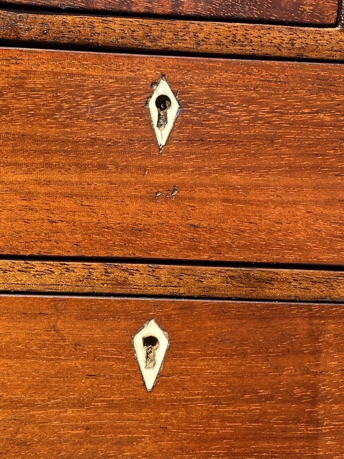 20th C Federal Antique Style Mahogany Jewelry Chest / Dresser Box