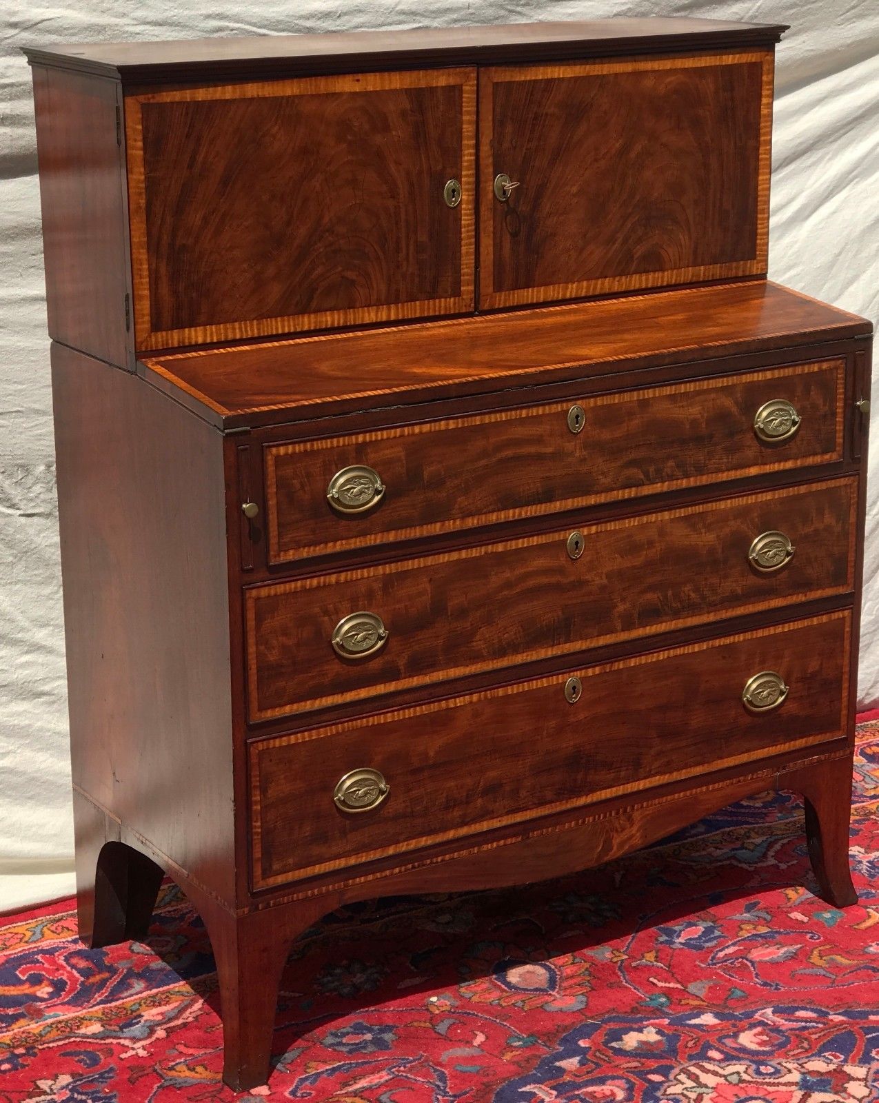 CIRCA 1810 MASSACHUSETTS HEPPLEWHITE MAHOGANY & TIGER MAPLE INLAID LADIES DESK