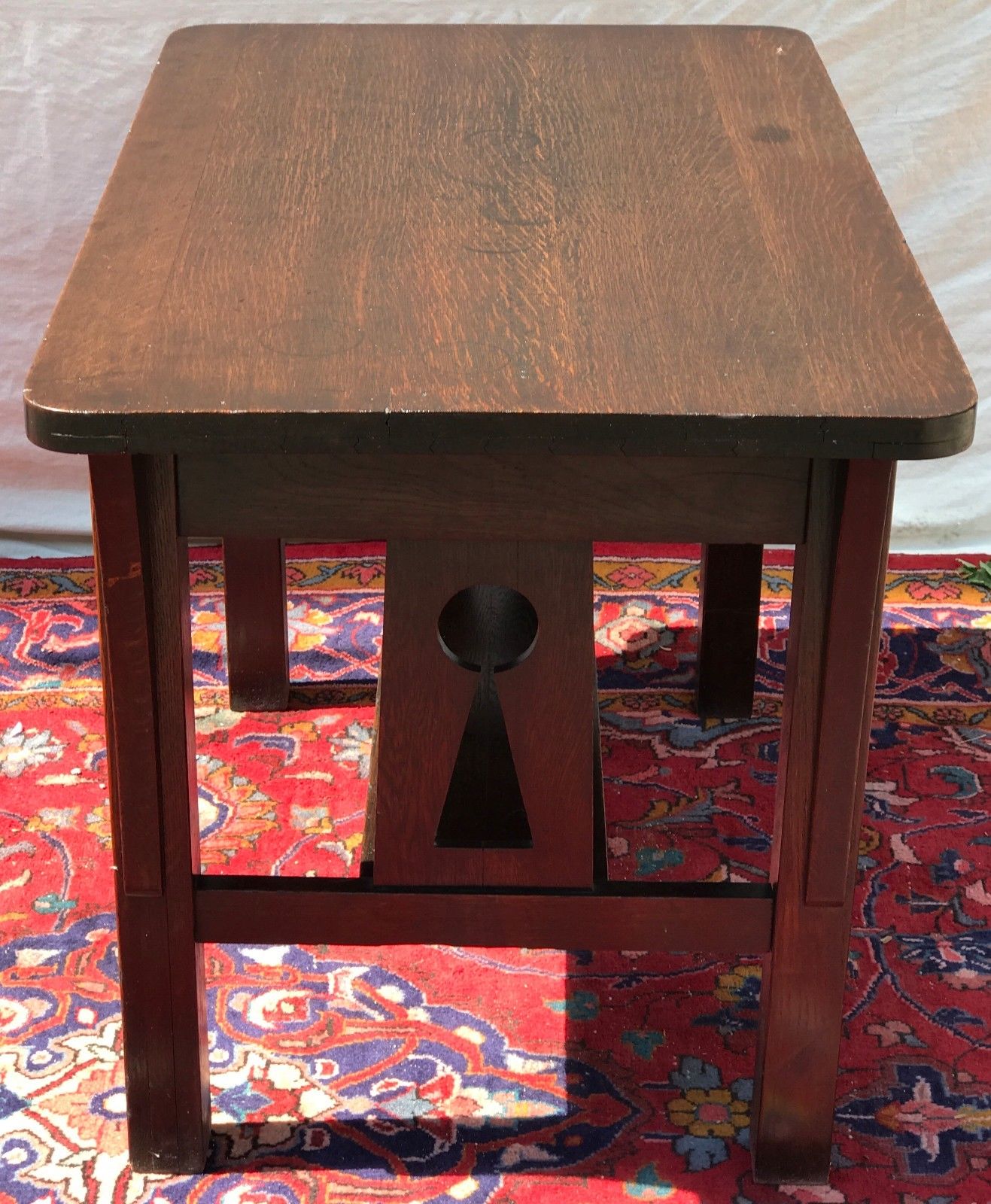 ANTIQUE ARTS & CRAFTS MISSION OAK DESK WITH KEY HOLE SIDES AND FUMED FINISH