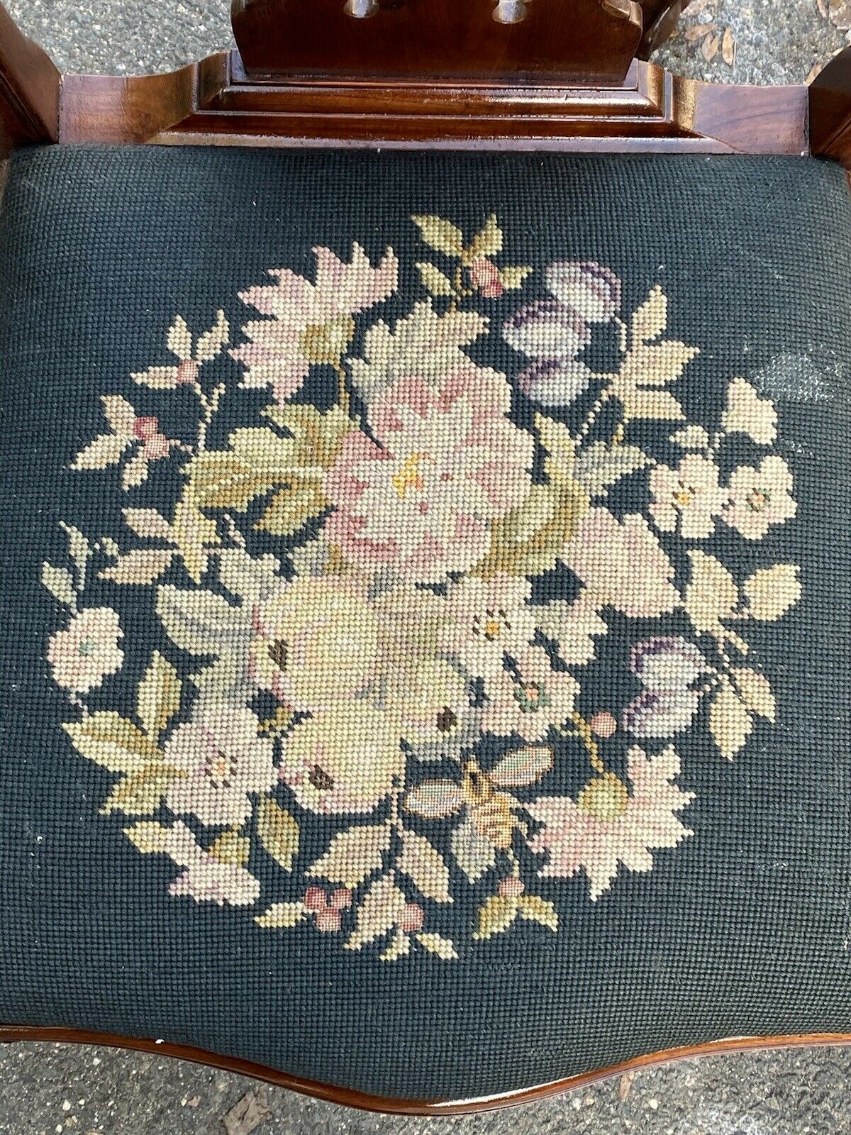 20TH C CHIPPENDALE ANTIQUE STYLE SET OF 8 SHELL CARVED MAHOGANY DINING CHAIRS