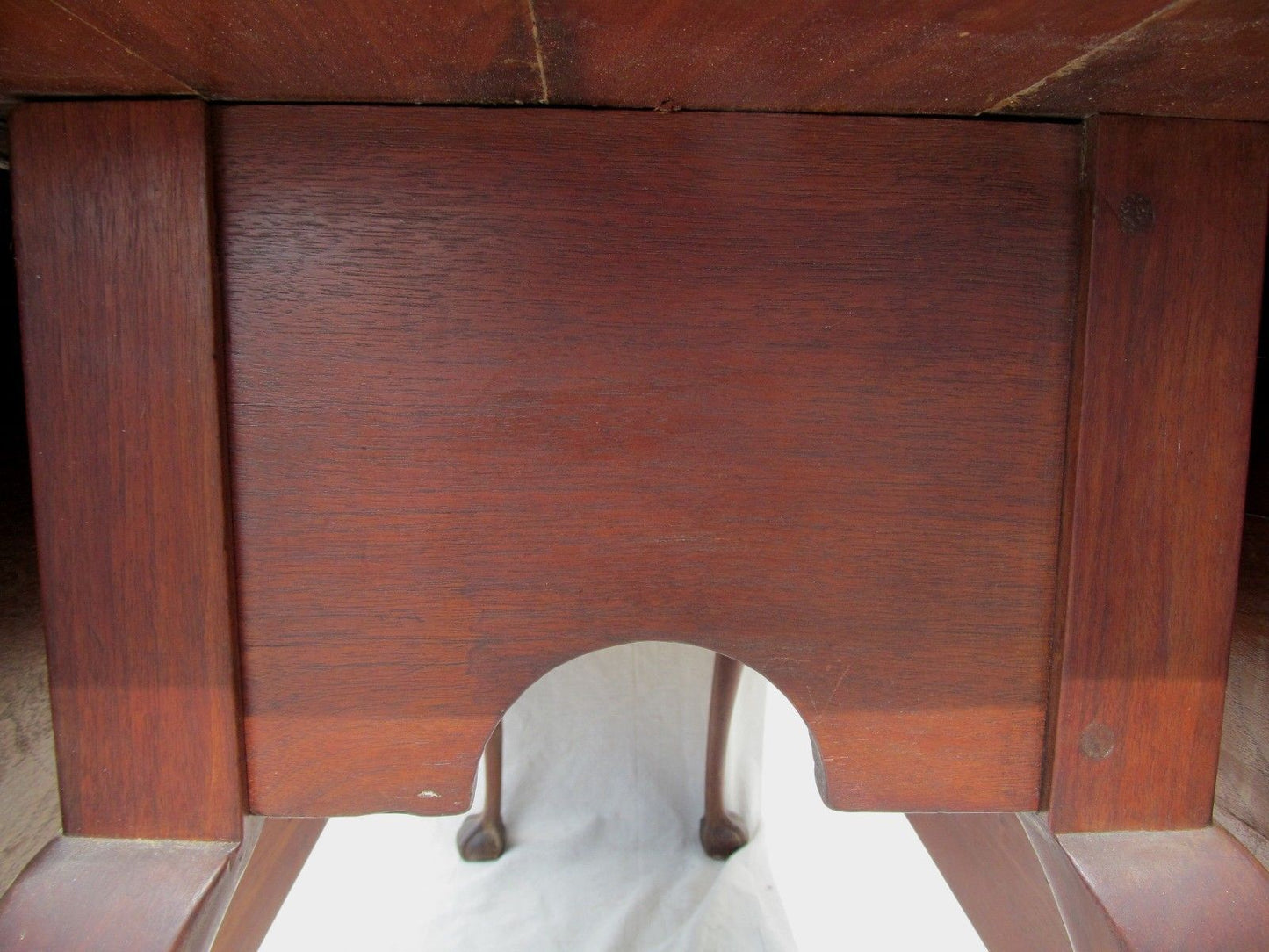 IMPORTANT TOWNSEND GODDARD WALNUT BALL & CLAW DINING TABLE NEWPORT RI ca. 1760