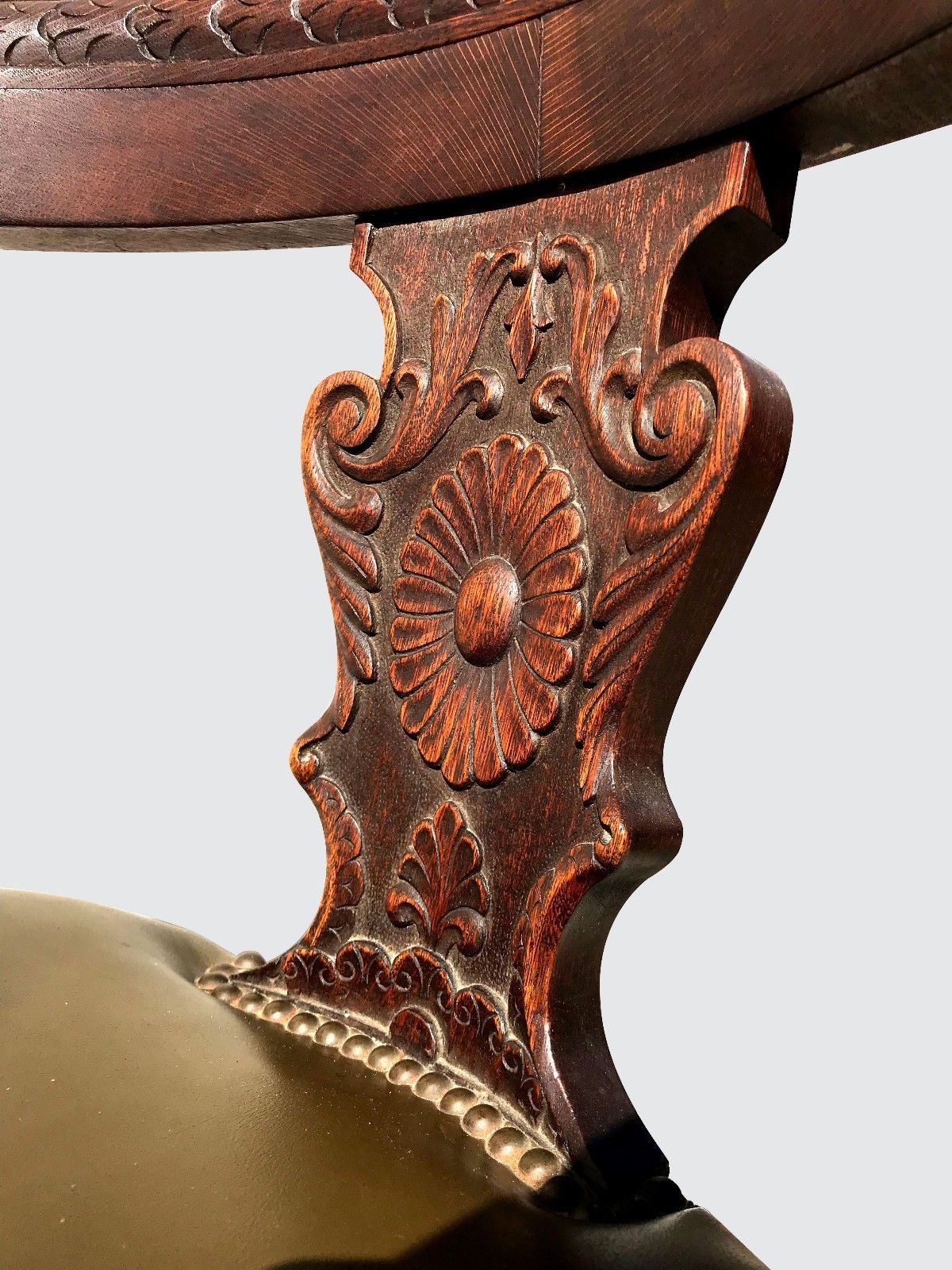 HONER CARVED OAK LEATHER SWIVEL EXECUTIVE DESK CHAIR WITH LION CARVED HEADS
