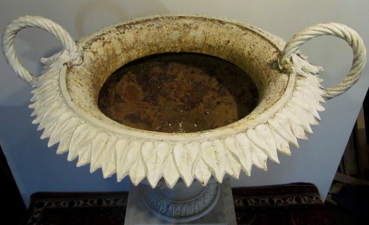 ANTIQUE 19TH CENT VICTORIAN MONUMENTAL CAST IRON URN W/ DECORATIVE MOUNTS