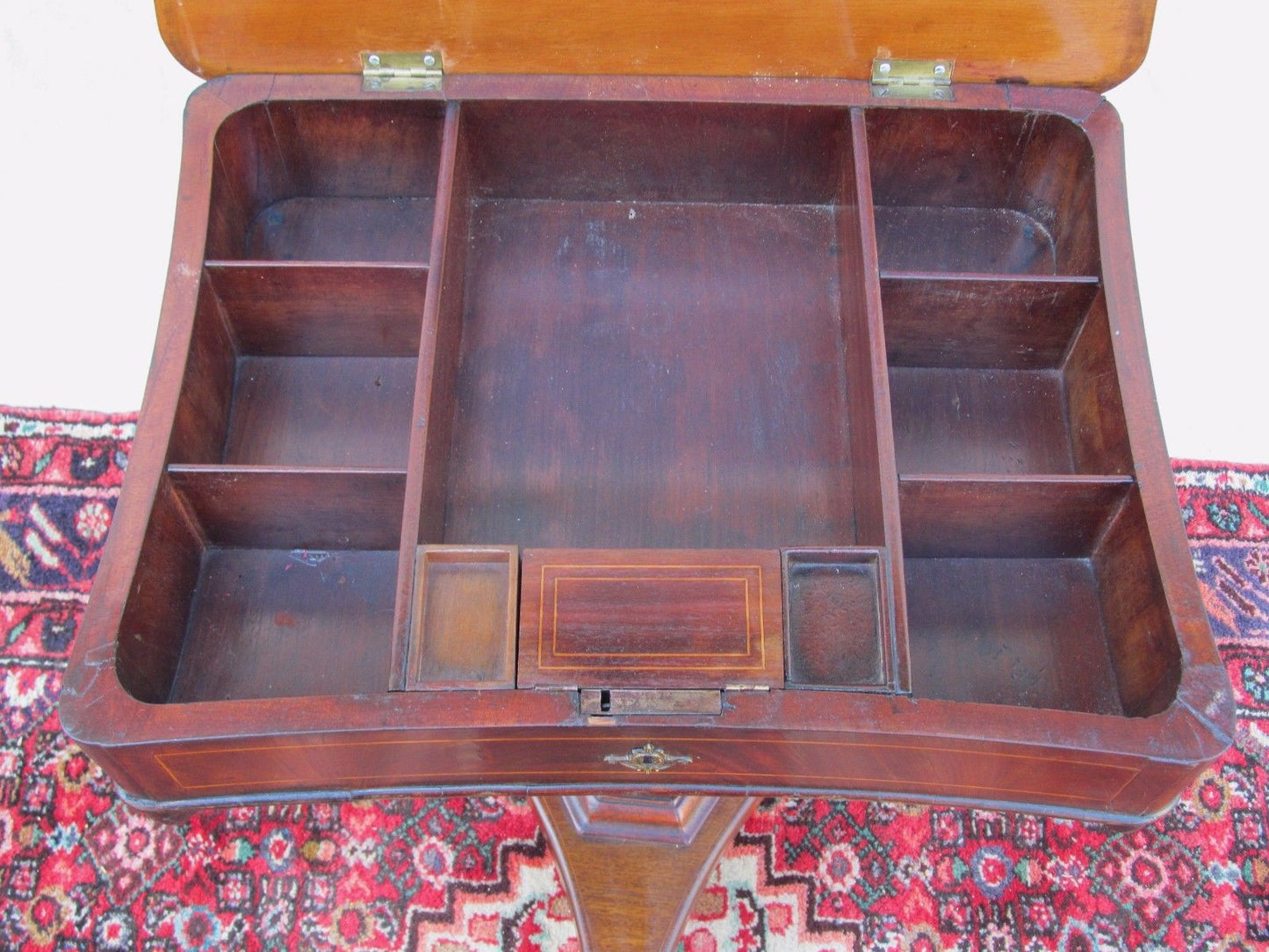 EARLY 19TH CENTURY REGENCY CONCH SHELL INLAID MAHOGANY SEWING TABLE