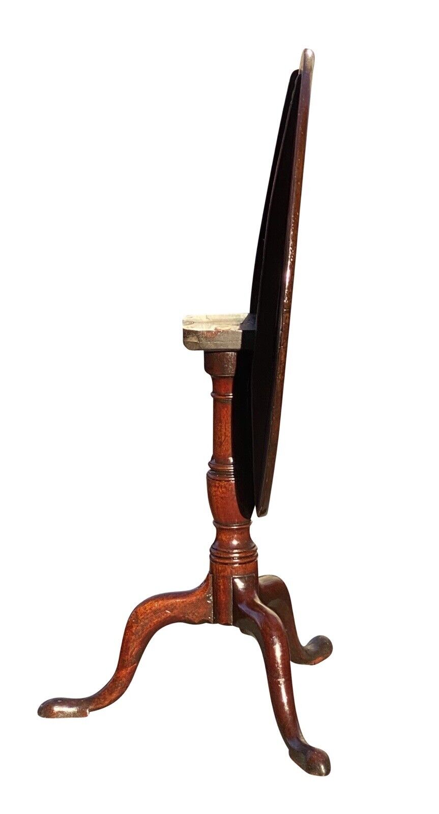 Antique South Carolina Queen Anne Walnut Tilt Top Table on Snake Legs