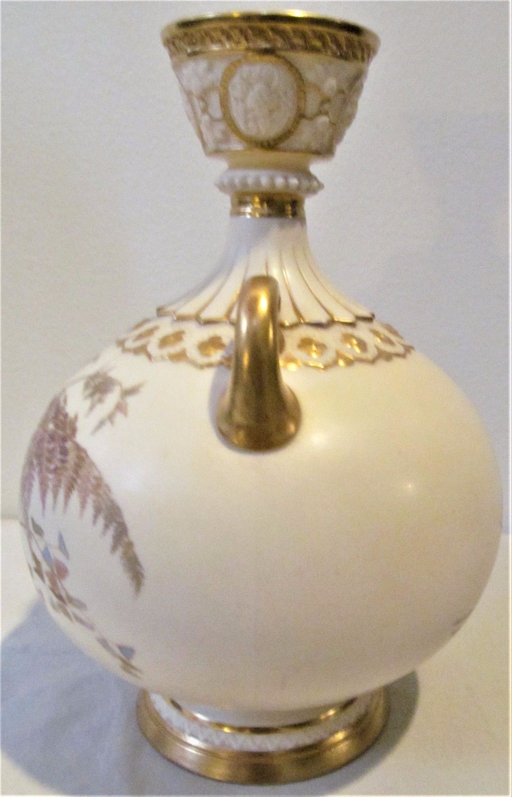 ROYAL WORCESTER DOUBLE HANDLED EWER FORMED VASE