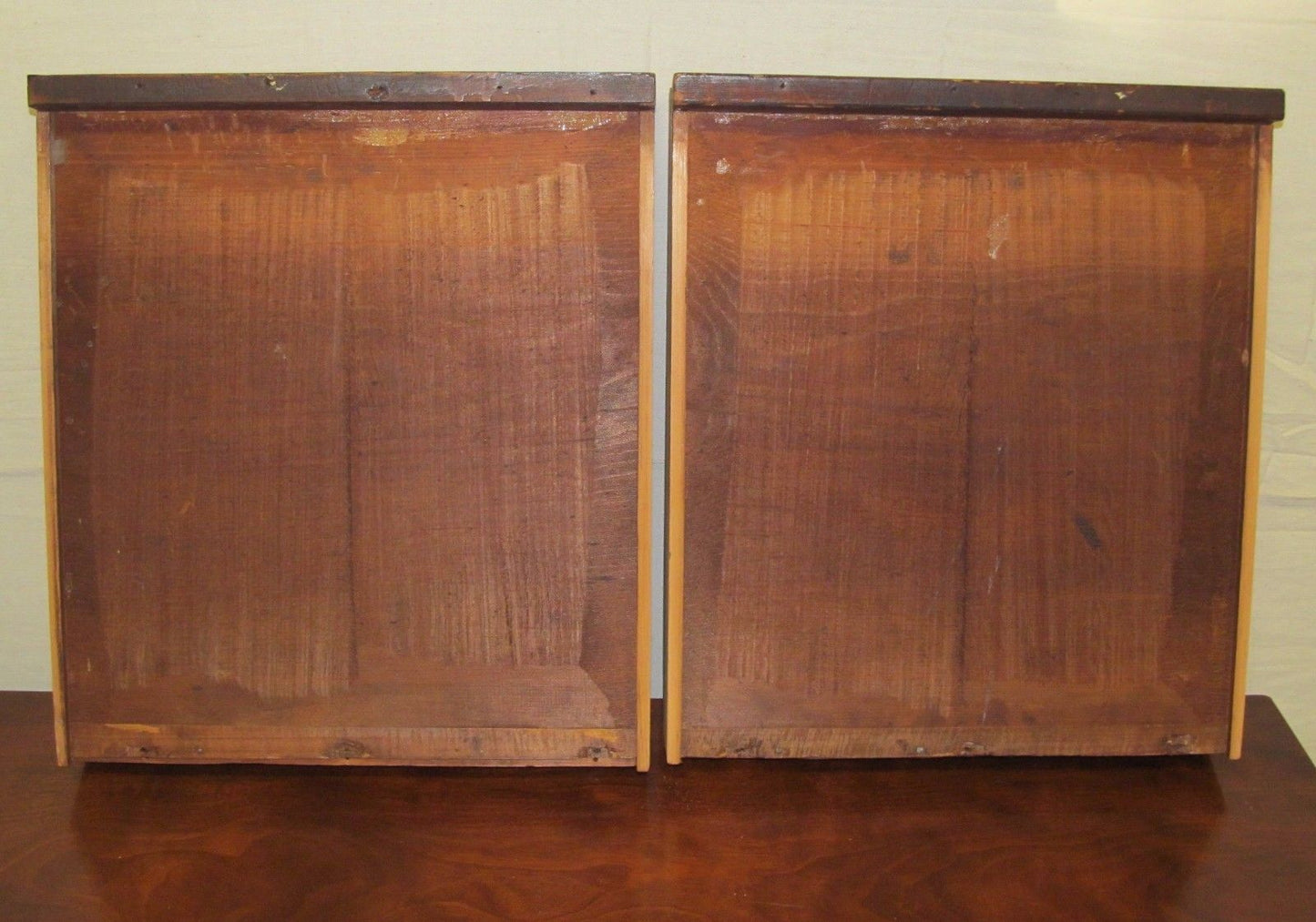 EXCEPTIONAL EMPIRE MAHOGANY BREAKFAST TABLE ON FINELY FORMED OGEE BASE