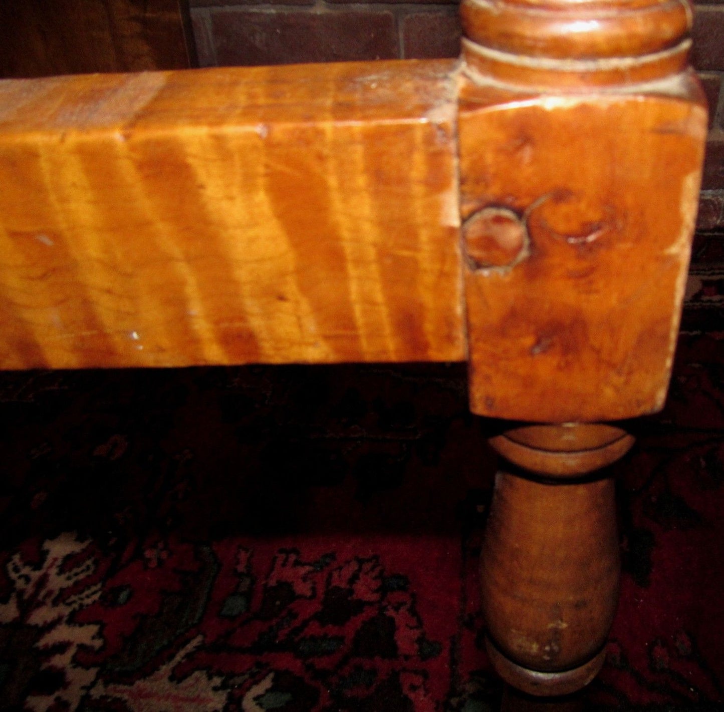 FEDERAL PERIOD SOLID TIGER MAPLE CRIB WITH SOLID TIGER MAPLE BASE BOARD