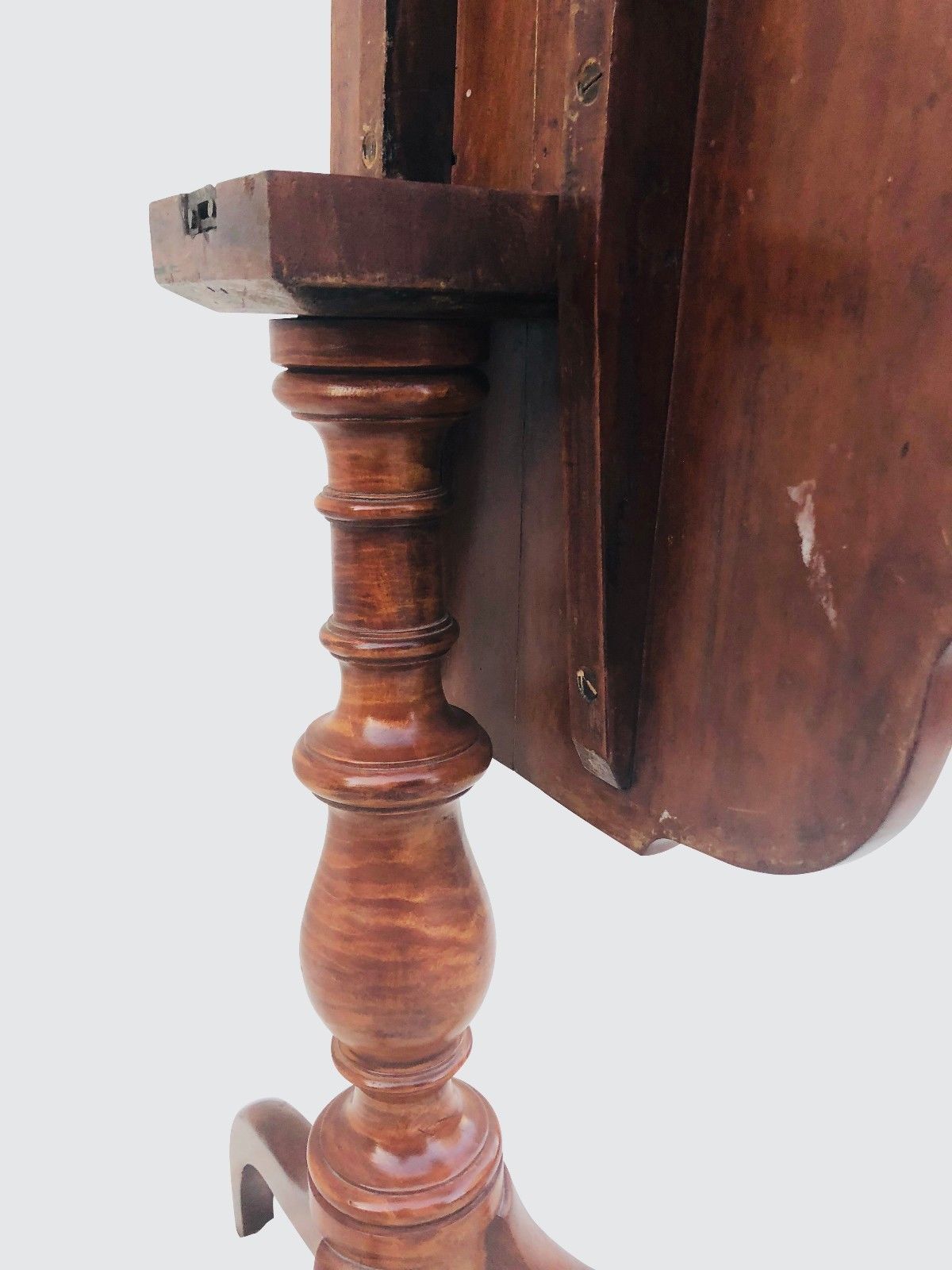 TIGER MAPLE & CHERRY 18TH CENTURY FEDERAL TILT TOP CANDLESTAND WITH OVOLO TOP