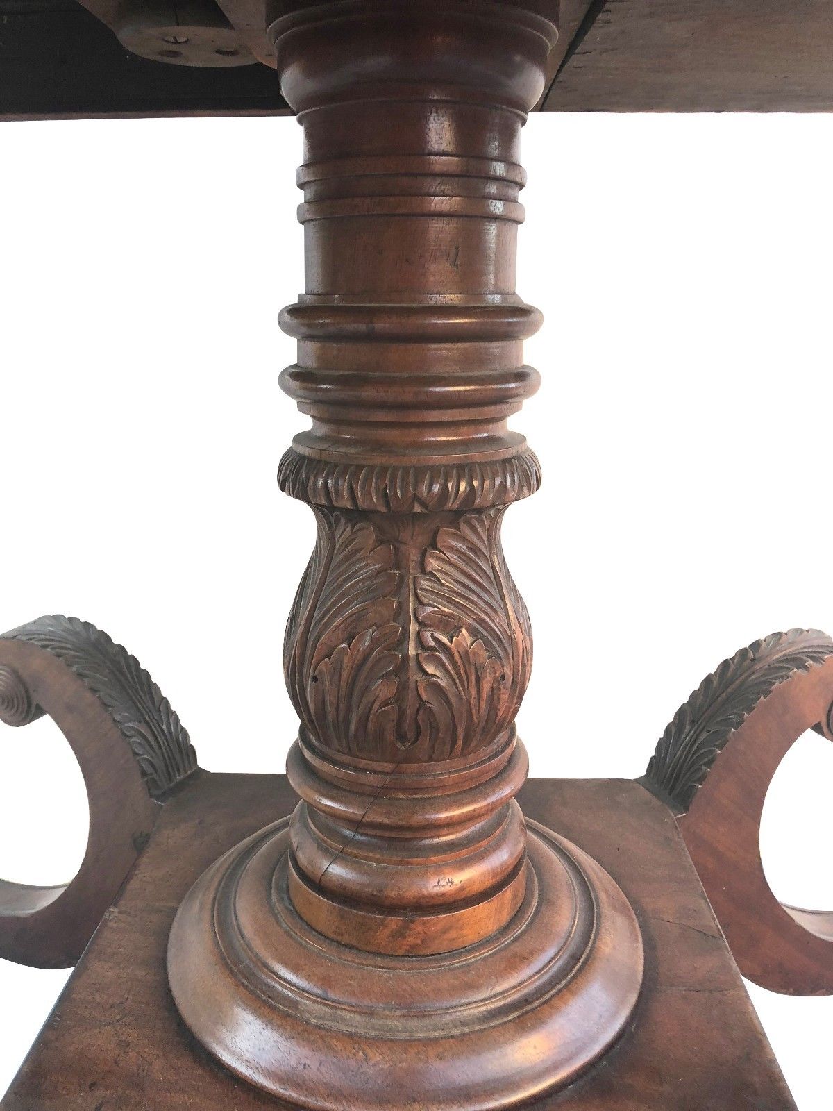 EARLY 19TH CENTURY CLASSICAL CROSS BANDED INLAID PHILADELPHIA CARVED GAME TABLE
