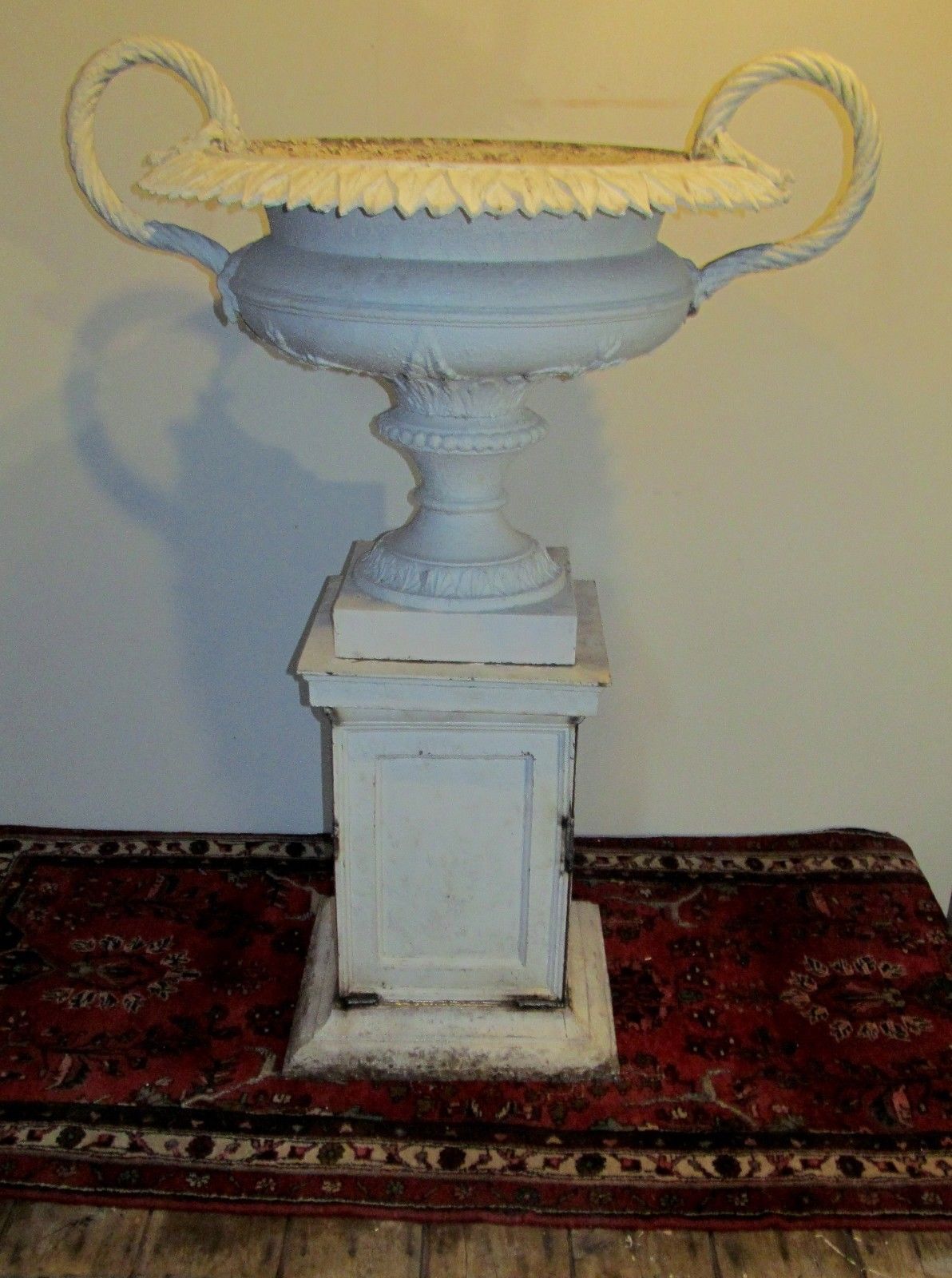 ANTIQUE 19TH CENT VICTORIAN MONUMENTAL CAST IRON URN W/ DECORATIVE MOUNTS
