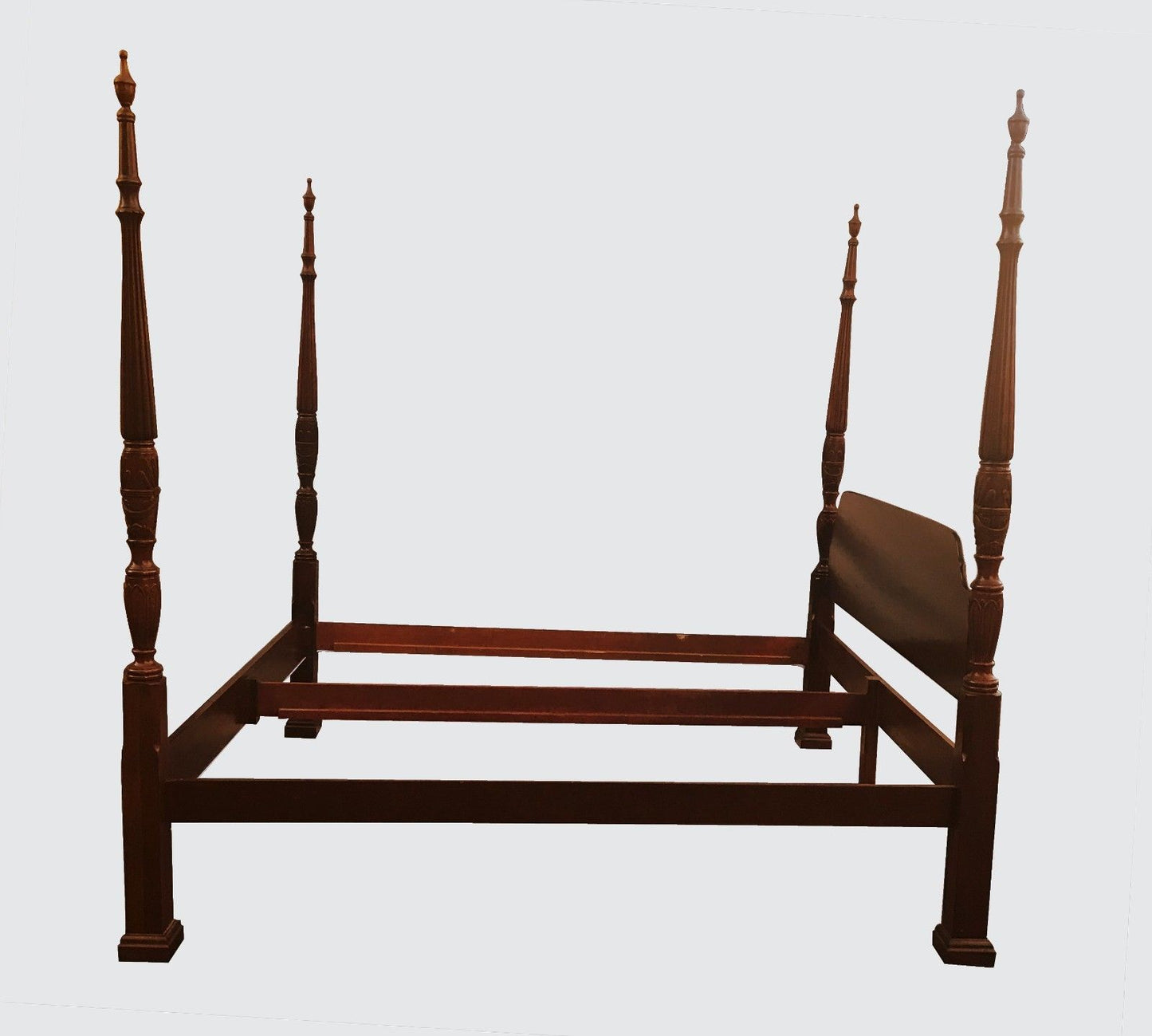 KING SIZED CHERRY FOUR POSTER RICE CARVED PLANTATION CHIPPENDALE STYLED BED