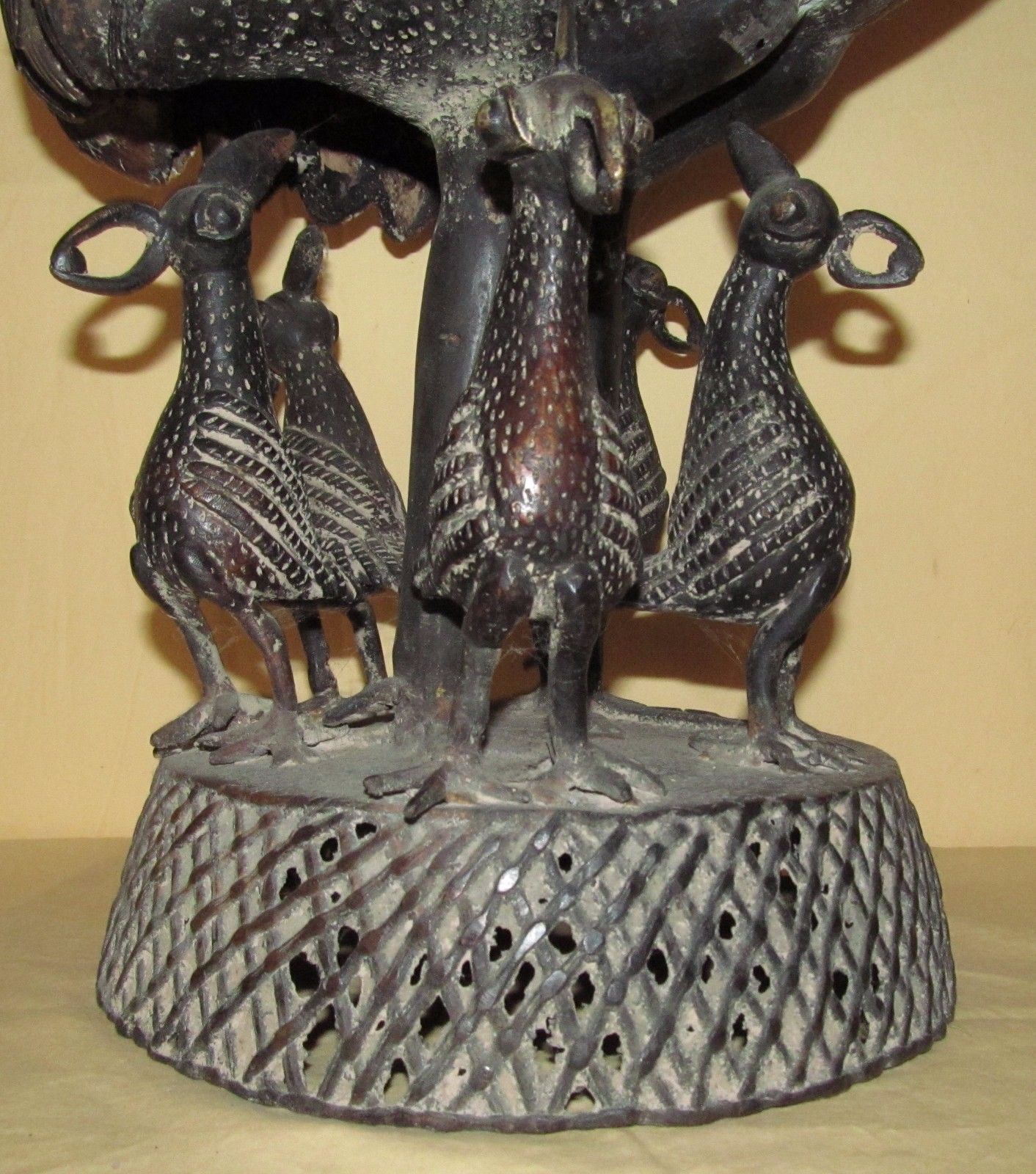 BENIN AFRICAN MIXED METAL STATUE DEPICTING ROOSTER WITH 5 CHICKS