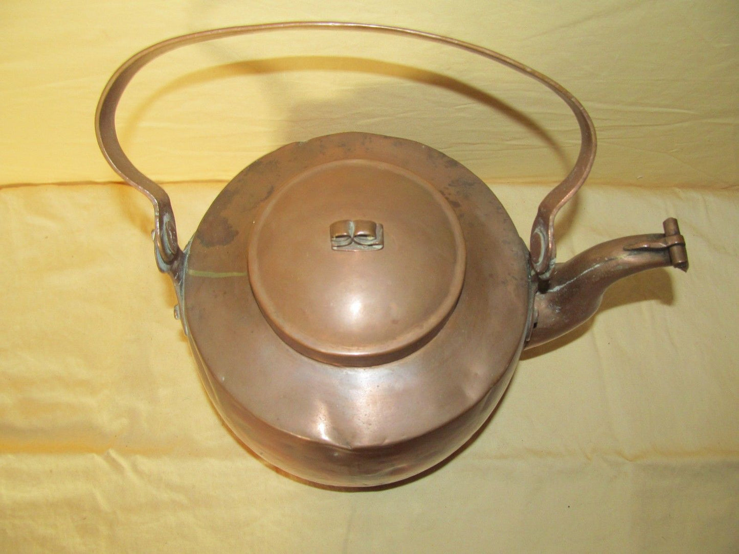 EXCELLENT 1800 LARGE COPPER TEA POT WITH COVERED SPOT