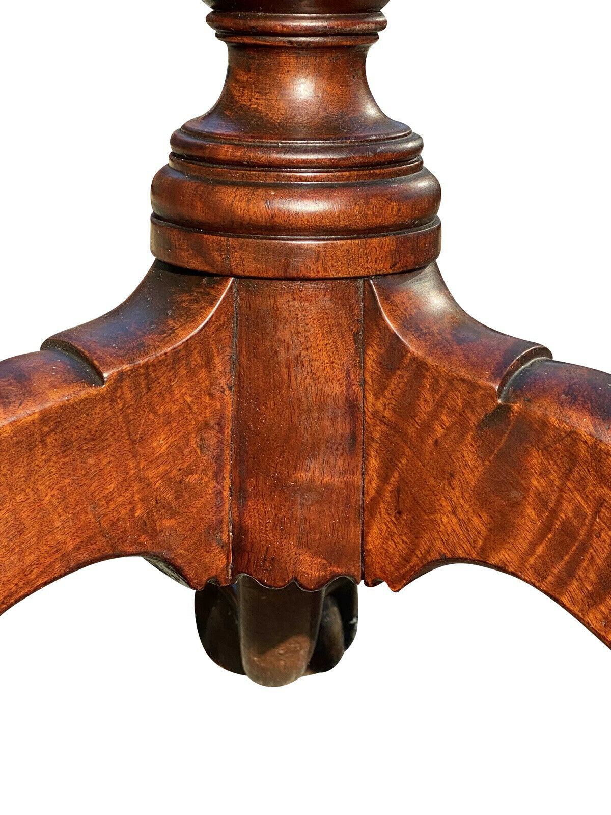 18th C Antique Philadelphia Chippendale Walnut Dish Top Tea Table - Tilt Top