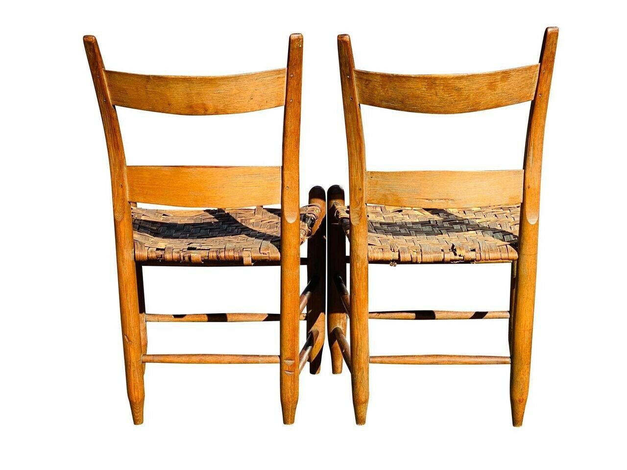 19TH C ANTIQUE COUNTRY PRIMITIVE PAIR OF WINDSOR THUMB BACK CHAIRS