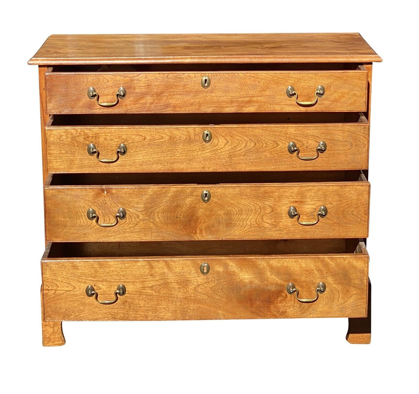 18th C Antique New Hampshire Chippendale Flame Birch Chest of Drawers / Dresser