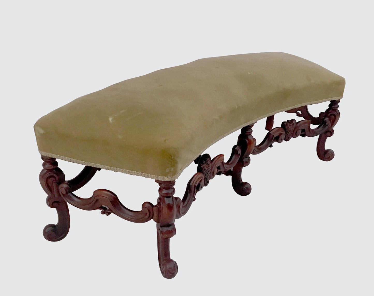 UNIQUE WILLIAM & MARY STYLED LARGE END OF BED BENCH WITH HEART & CROWN STRETCHER