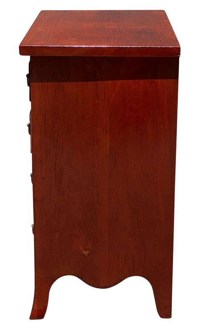 20TH C HEPPLEWHITE ANTIQUE STYLE CHERRY BACHELORS CHEST / NIGHTSTAND