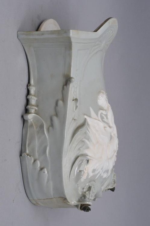 19TH CENTURY FRENCH SLIP DECORATED CELEDON GREEN LAVABO TANK WITH COVER