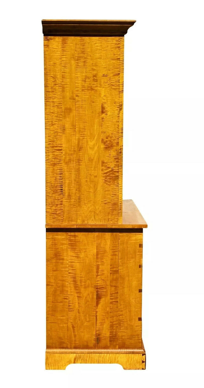 20TH C CHIPPENDALE ANTIQUE STYLE TIGER MAPLE 6 DRAWER TV CABINET / LINEN PRESS