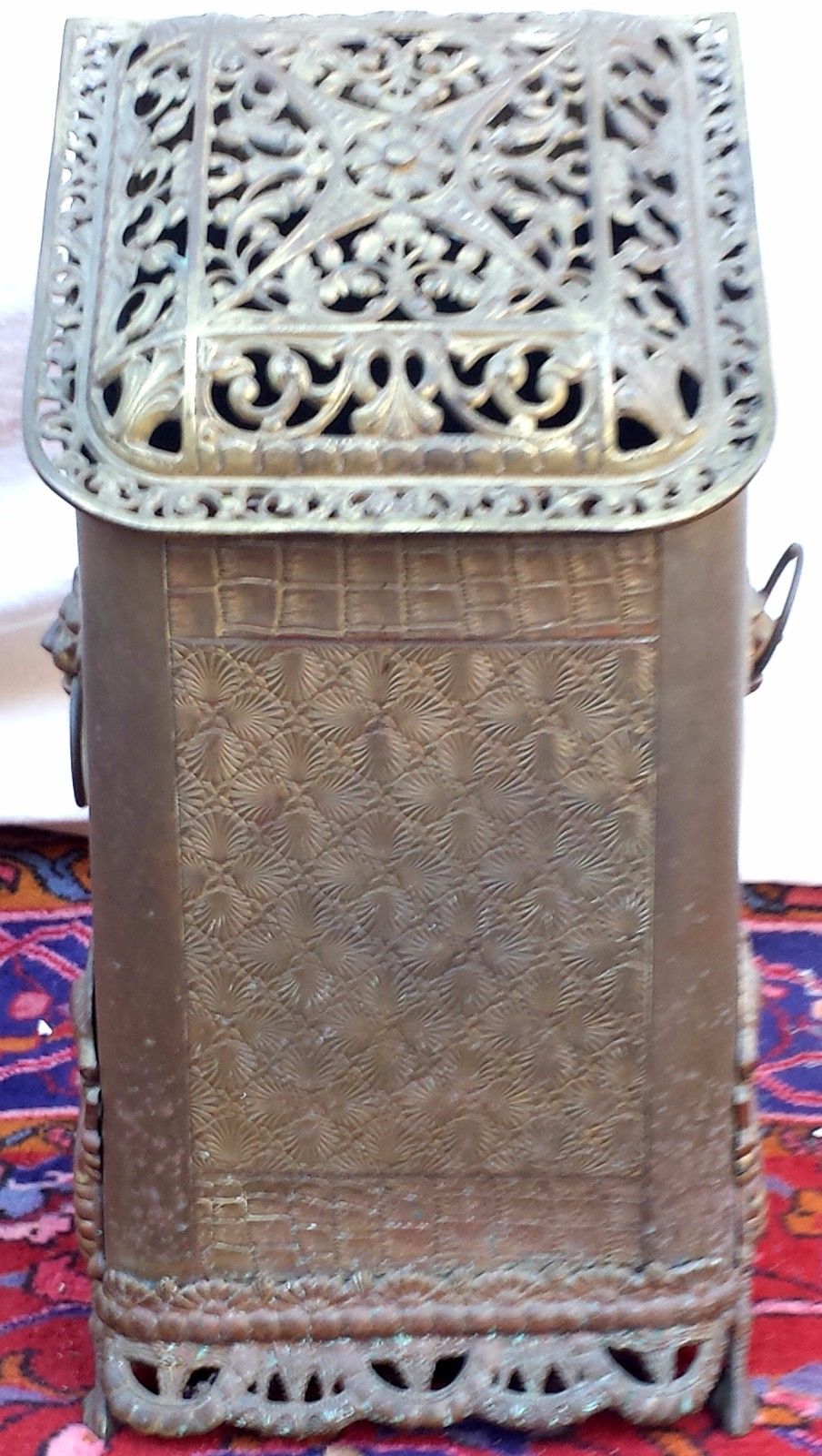 OUTSTANDING VICTORIAN BRASS COAL HOD WITH FULL BODIED FLYING DRAGONS-SPECIAL!