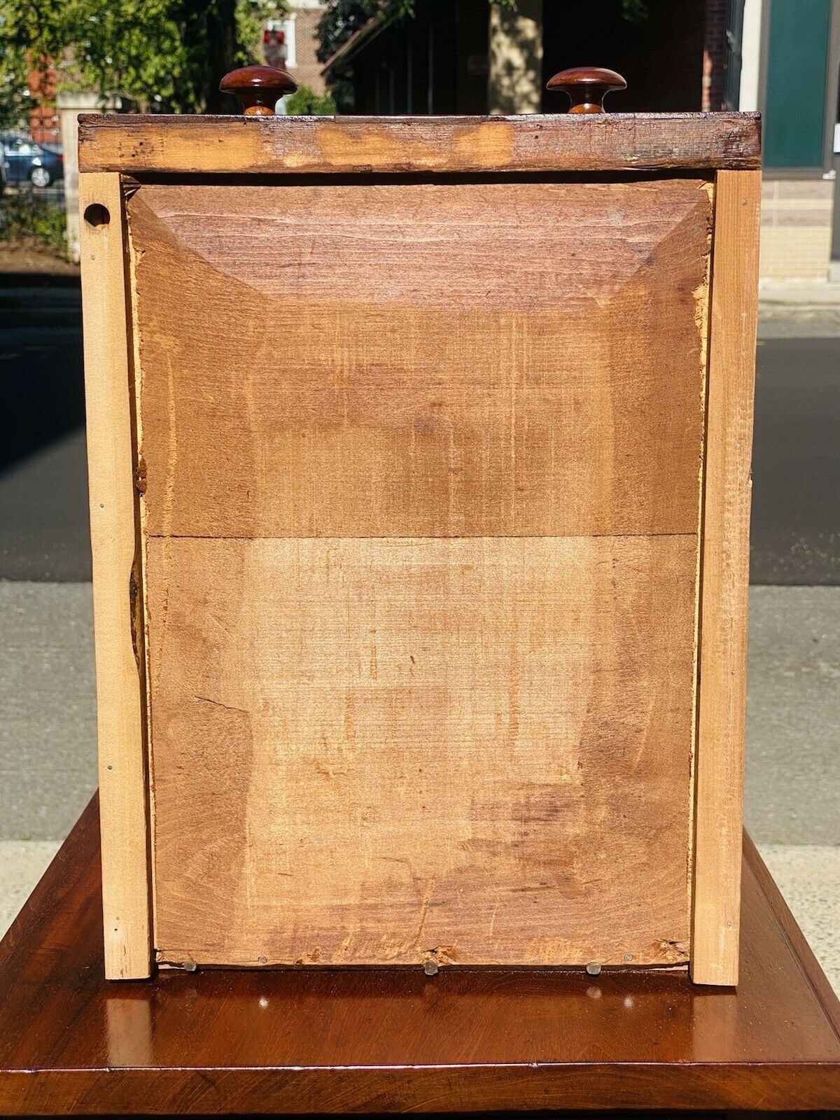 19TH C ANTIQUE SHERATON MAHOGANY MID ATLANTIC DROP LEAF WORK TABLE / NIGHTSTAND