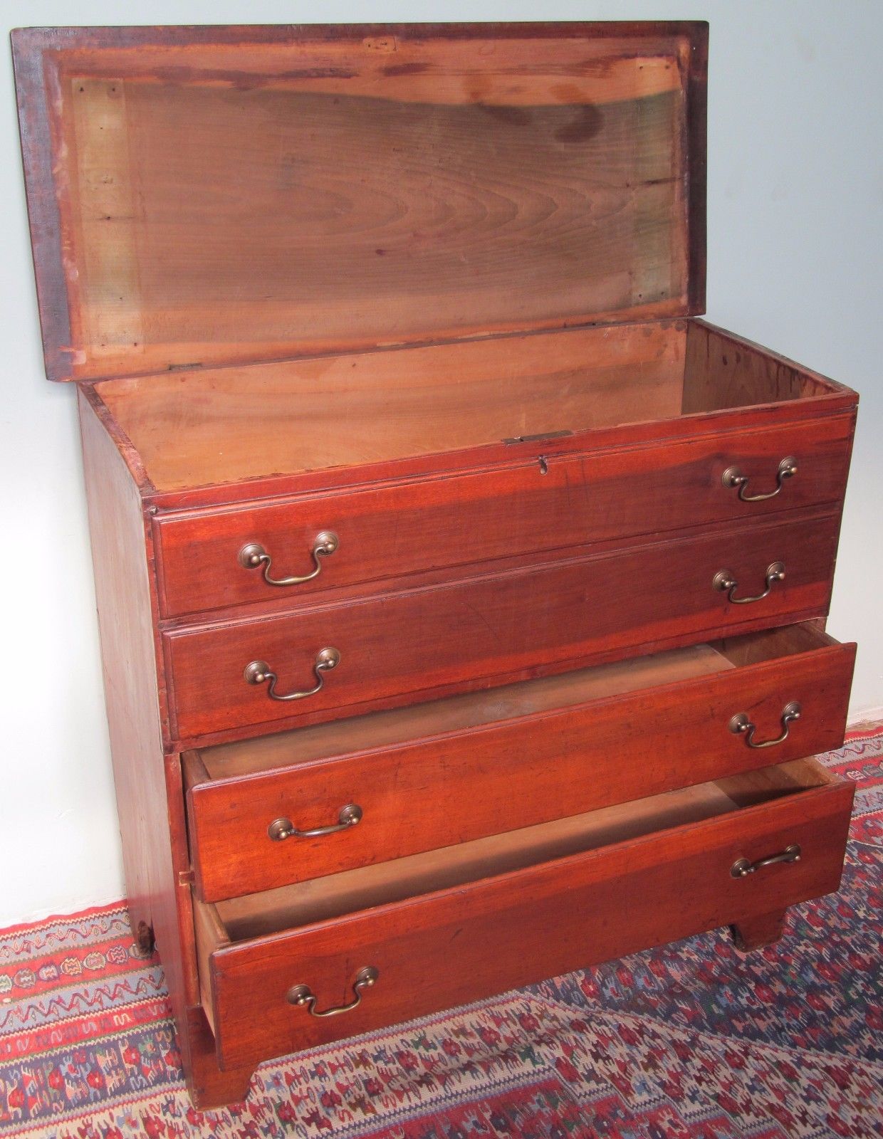 EARLY 19TH CENTURY CHIPPENDALE VIRGINIA WALNUT BLANKET CHEST