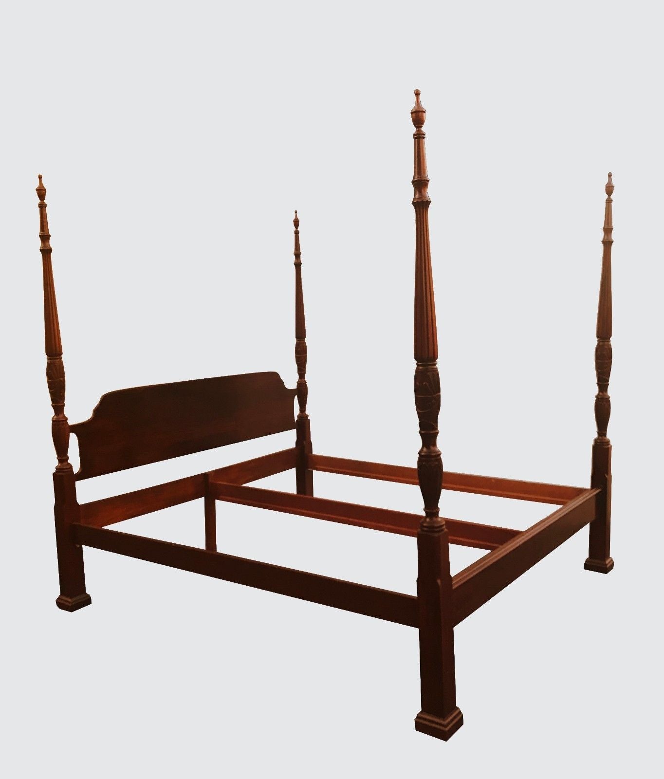 KING SIZED CHERRY FOUR POSTER RICE CARVED PLANTATION CHIPPENDALE STYLED BED