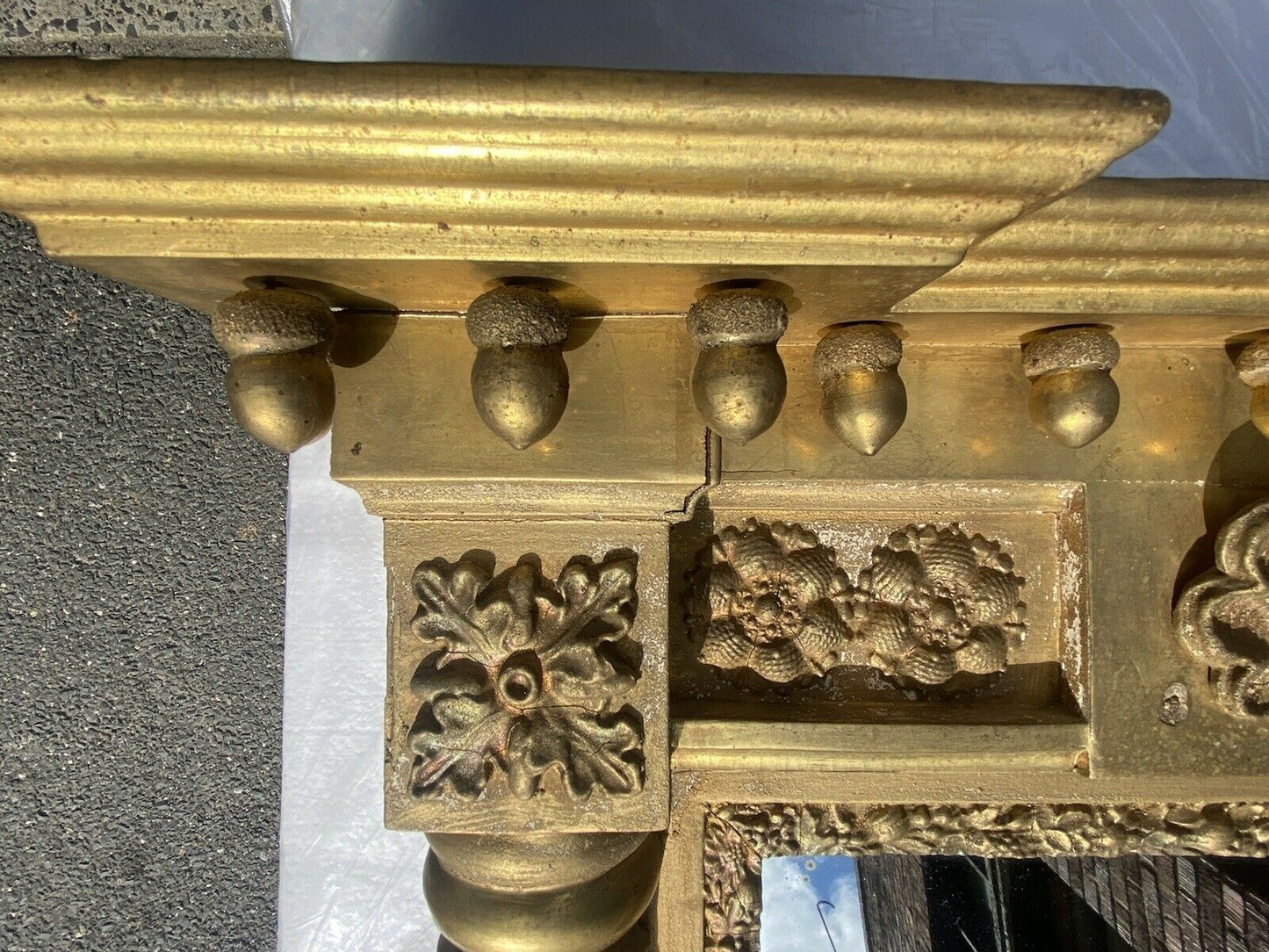 19TH C ANTIQUE FEDERAL PERIOD GOLD GILT SHELL CARVED MIRROR WITH ACORN FINIALSS
