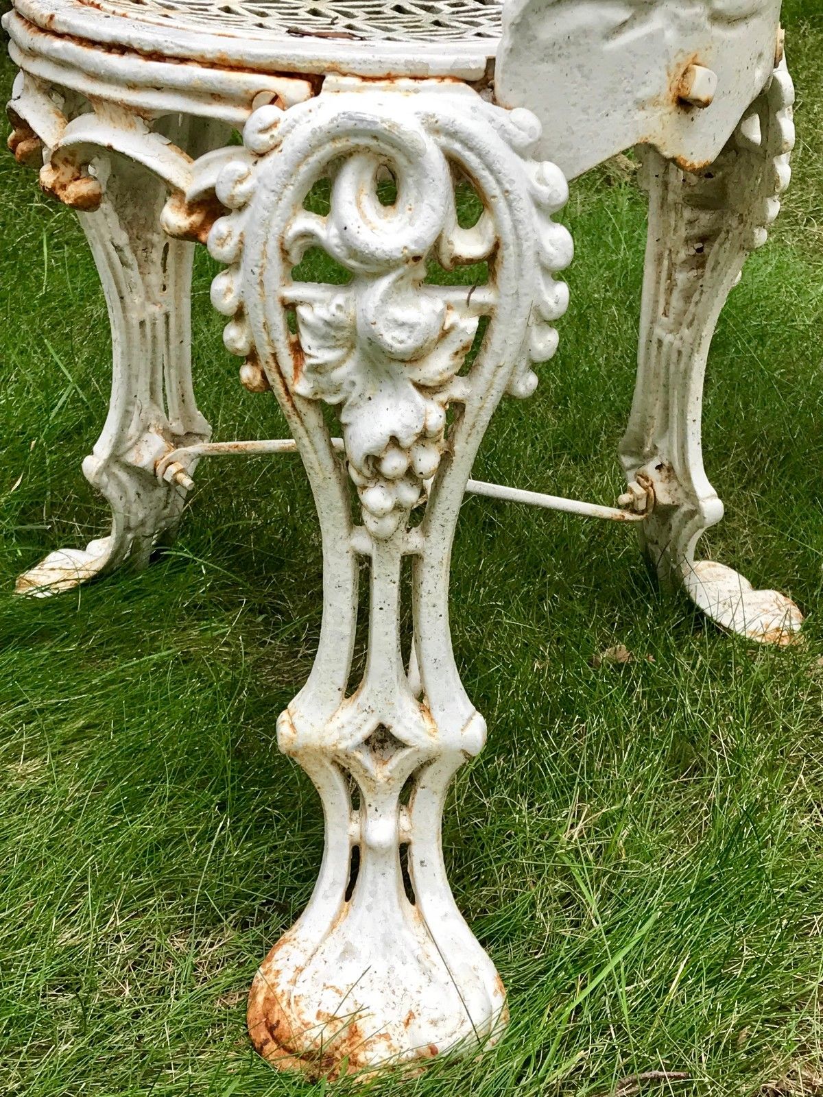 ANTIQUE 19TH C. VICTORIAN CAST IRON GARDEN CHAIRS W/ FLORAL AND VINE DESIGN