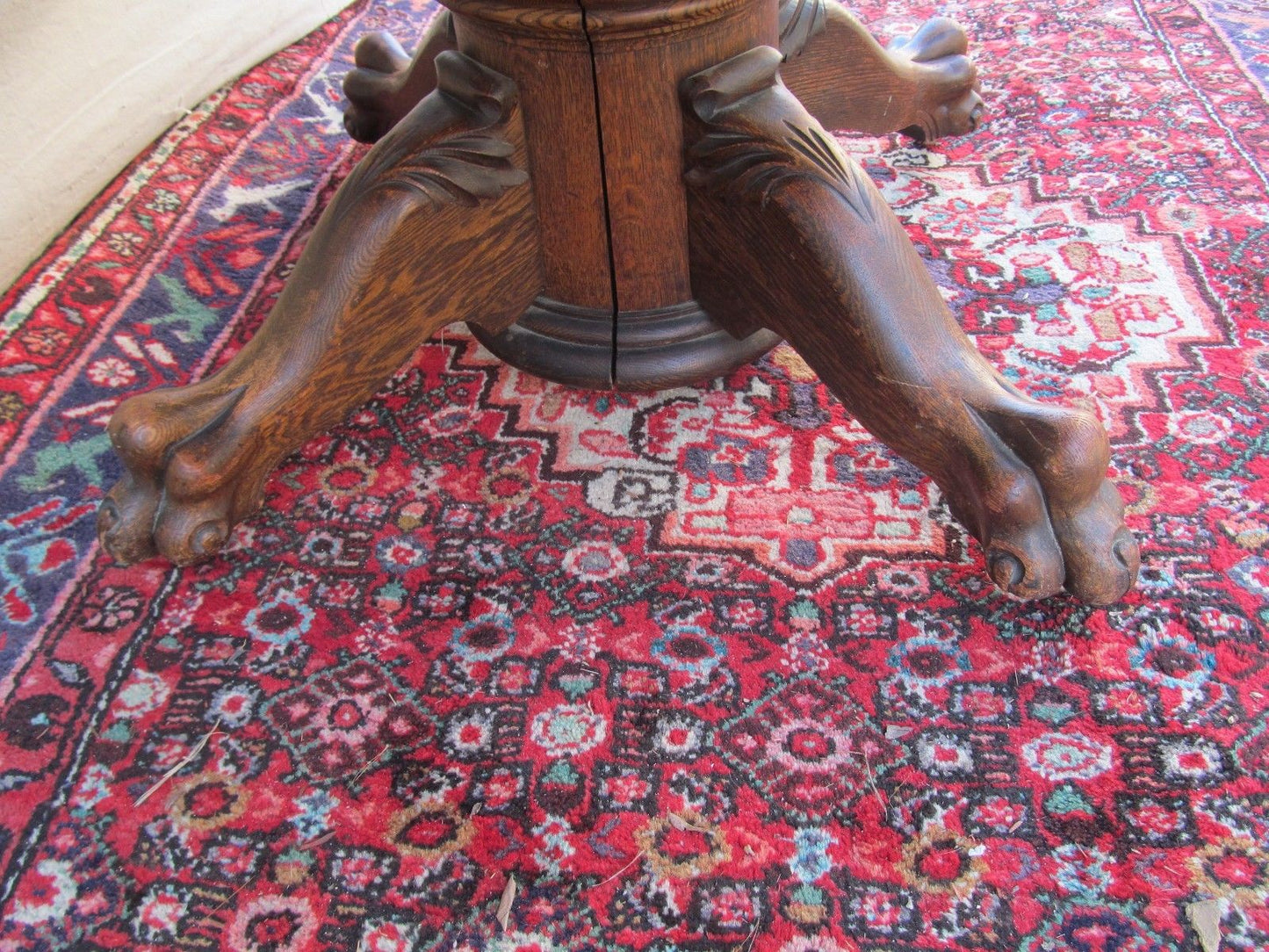EXTRA CHOICE VICTORIAN TIGER OAK DINING TABLE WITH LION PAW BASE BY LARKIN