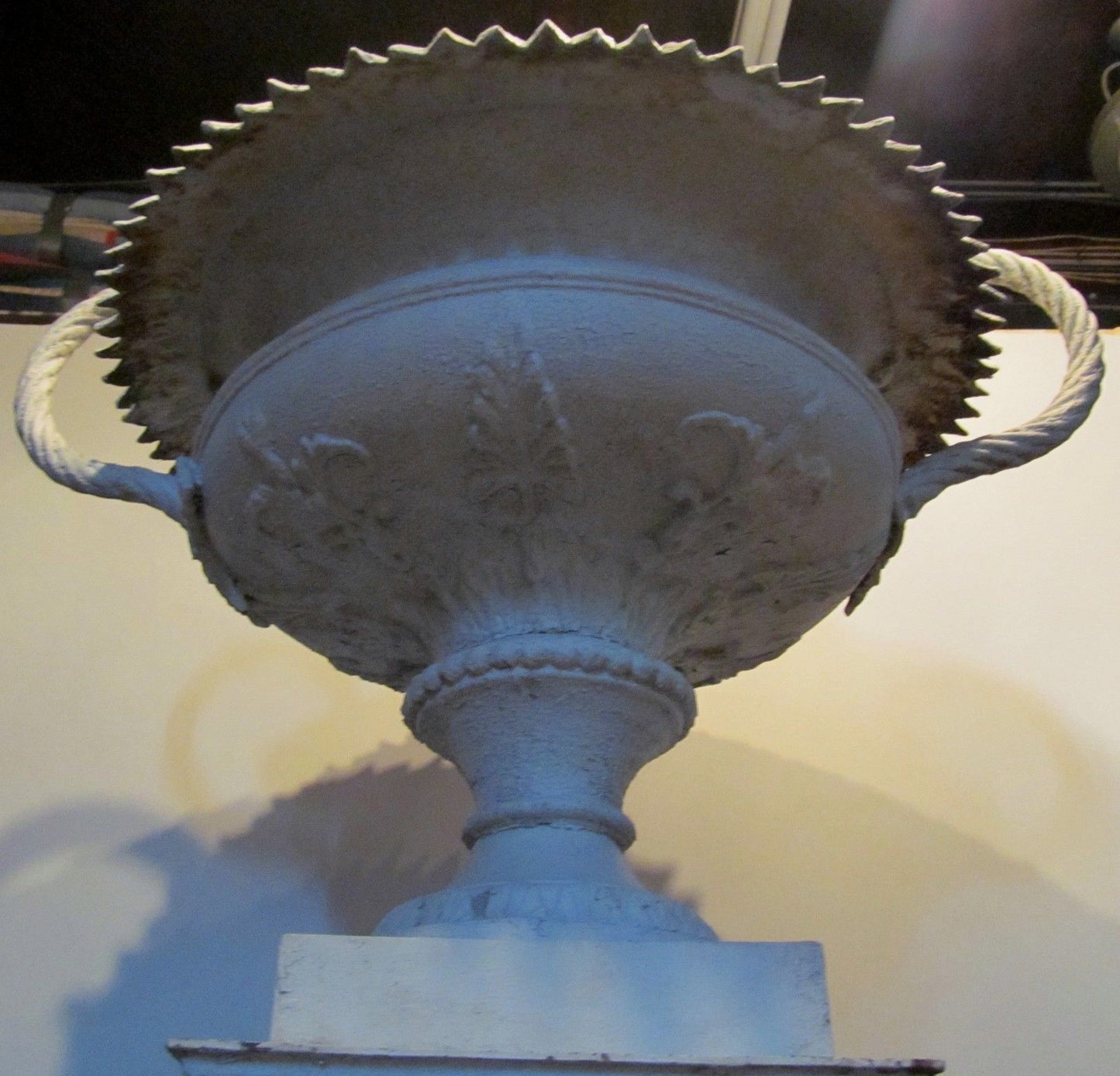 ANTIQUE 19TH CENT VICTORIAN MONUMENTAL CAST IRON URN W/ DECORATIVE MOUNTS