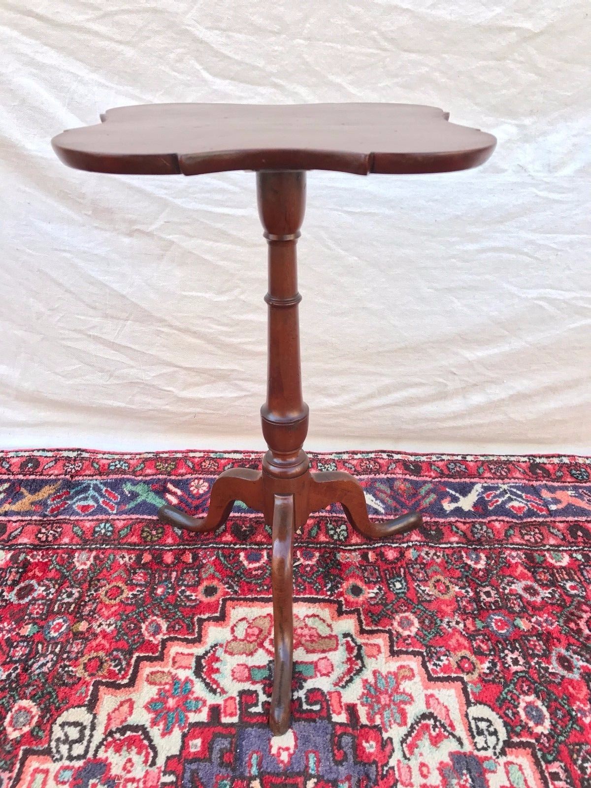 18TH CENTURY QUEEN ANNE PERIOD SPIDER LEG PORRINGER TOP CANDLESTAND
