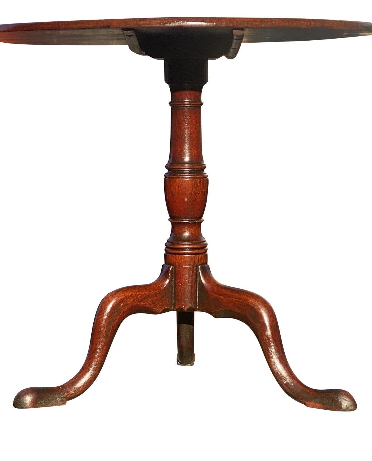 Antique South Carolina Queen Anne Walnut Tilt Top Table on Snake Legs