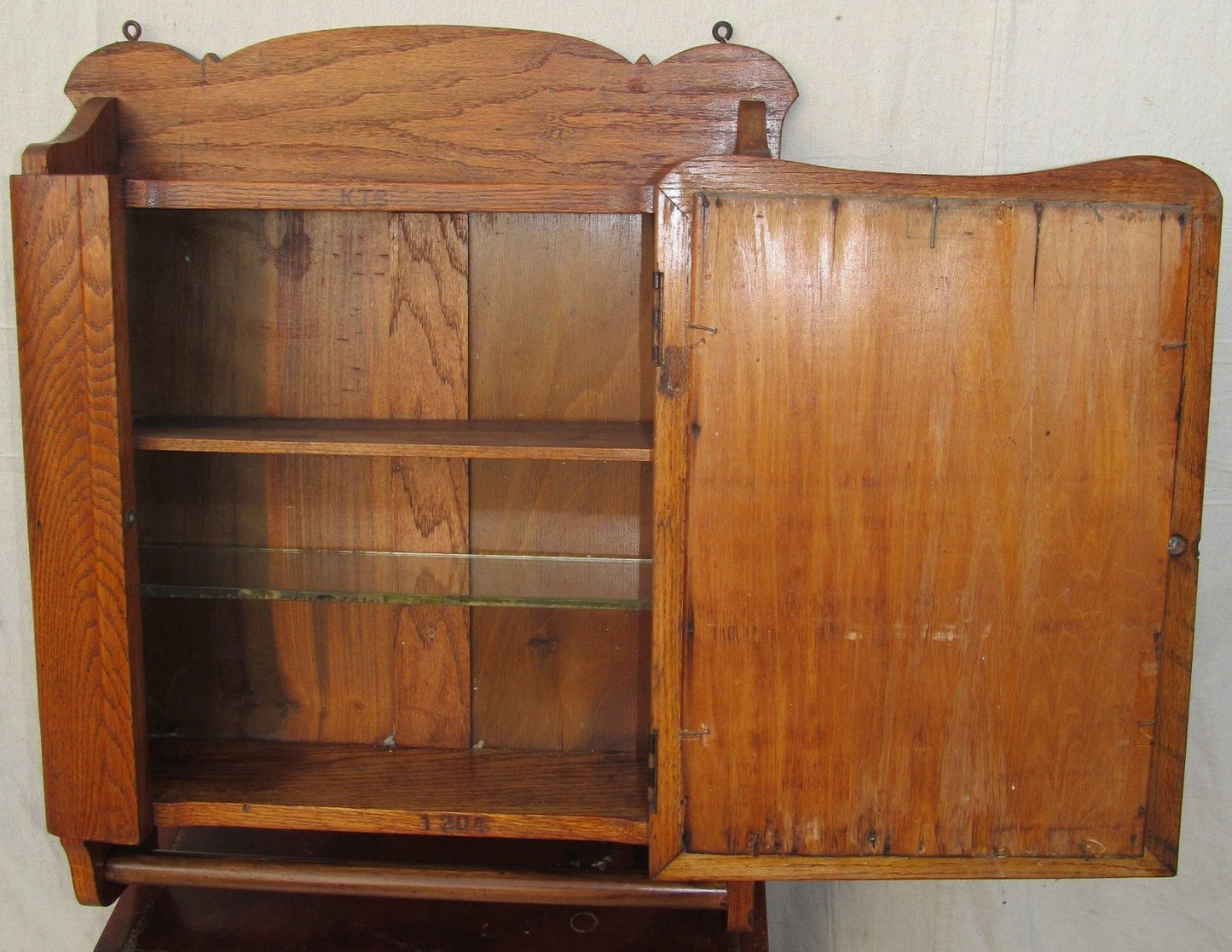 FINE VICTORIAN OAK MEDICINE CABINET WITH TOWEL BAR