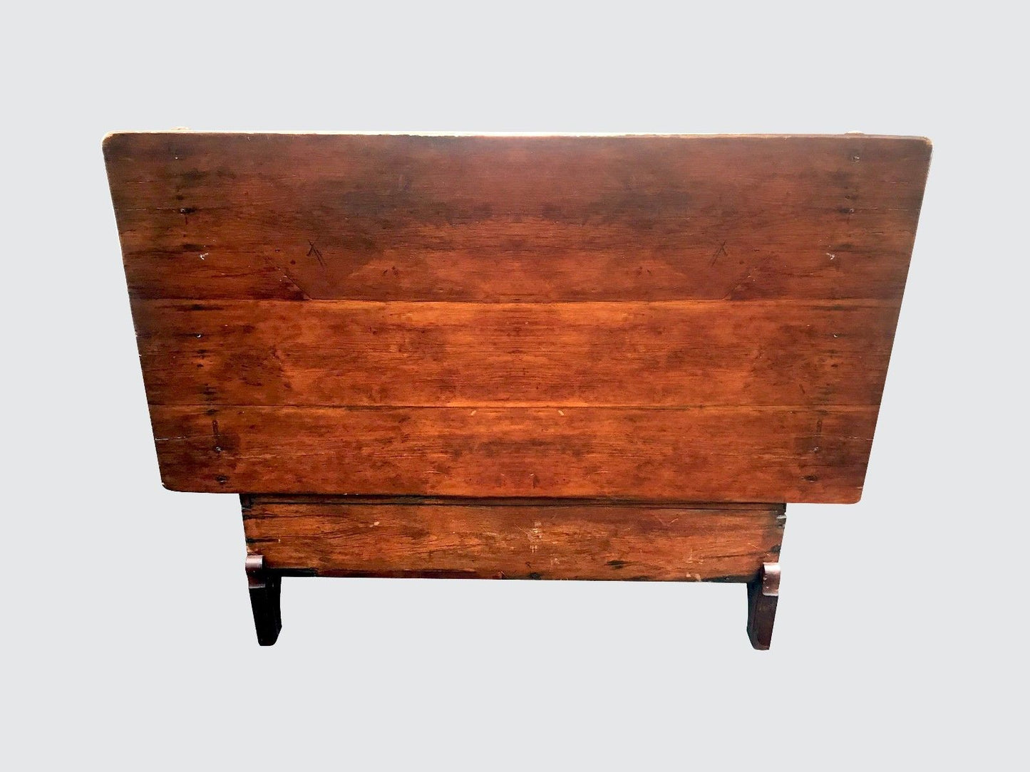 EARLY 19TH CENTURY NEW ENGLAND PRIMITIVE PUMPKIN PINE HUTCH TABLE WITH SEAT BOX