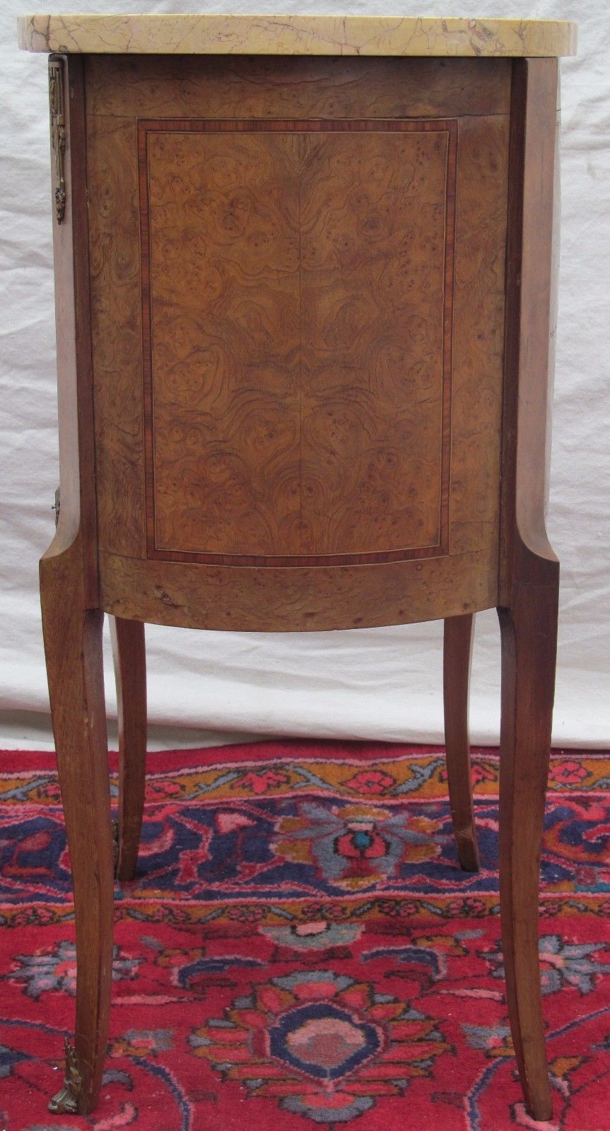 FRENCH LOUIS XV STYLE KIDNEY SHAPED MARBLE TOP NIGHTSTAND WITH DRAPERY INLAY