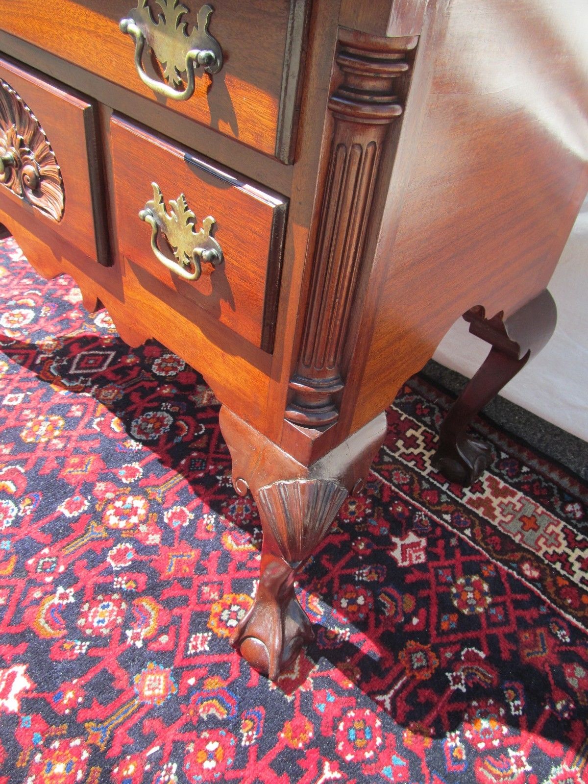 CHIPPENDALE MAHOGANY PHILADELPHIA STYLE SHELL CARVED CUSPID CORNER TOP LOWBOY