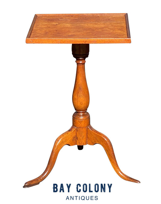 18TH C ANTIQUE QUEEN ANNE CONNECTICUT CHERRY TRAY TOP CANDLE STAND / END TABLE